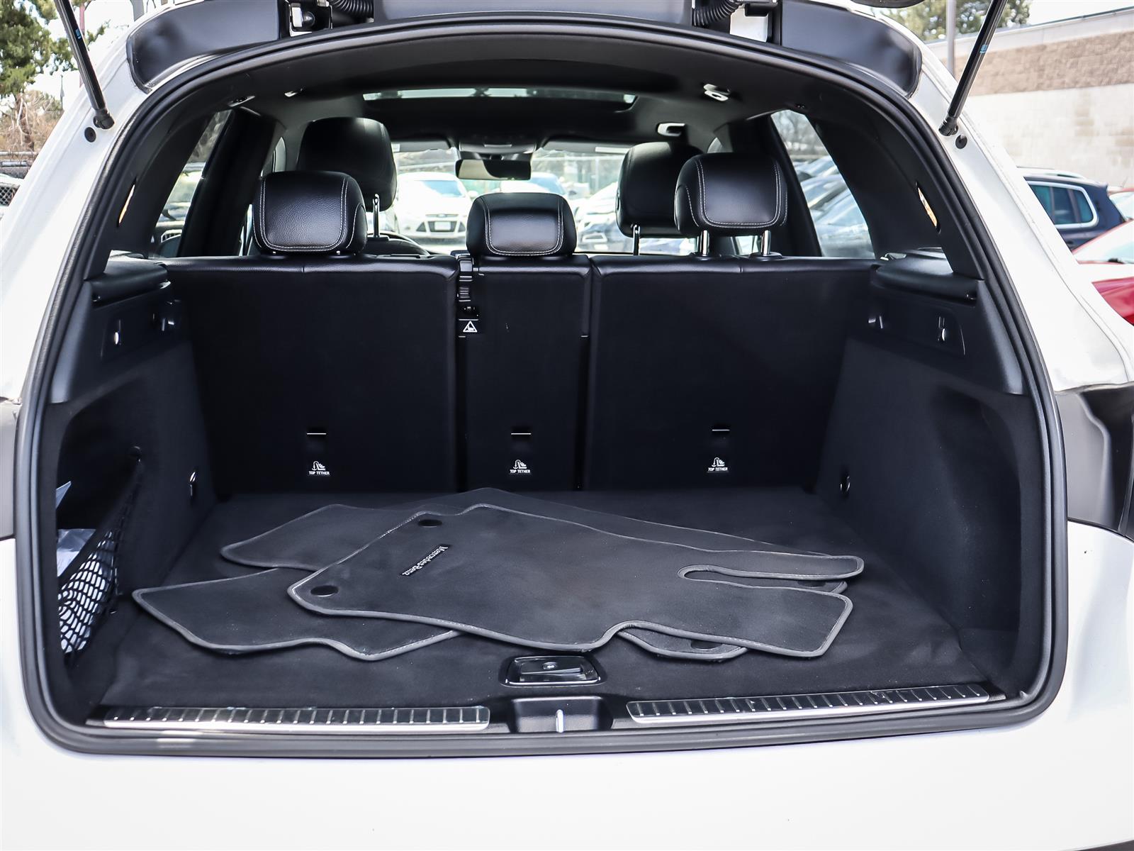 used 2022 Mercedes-Benz GLC 300 car