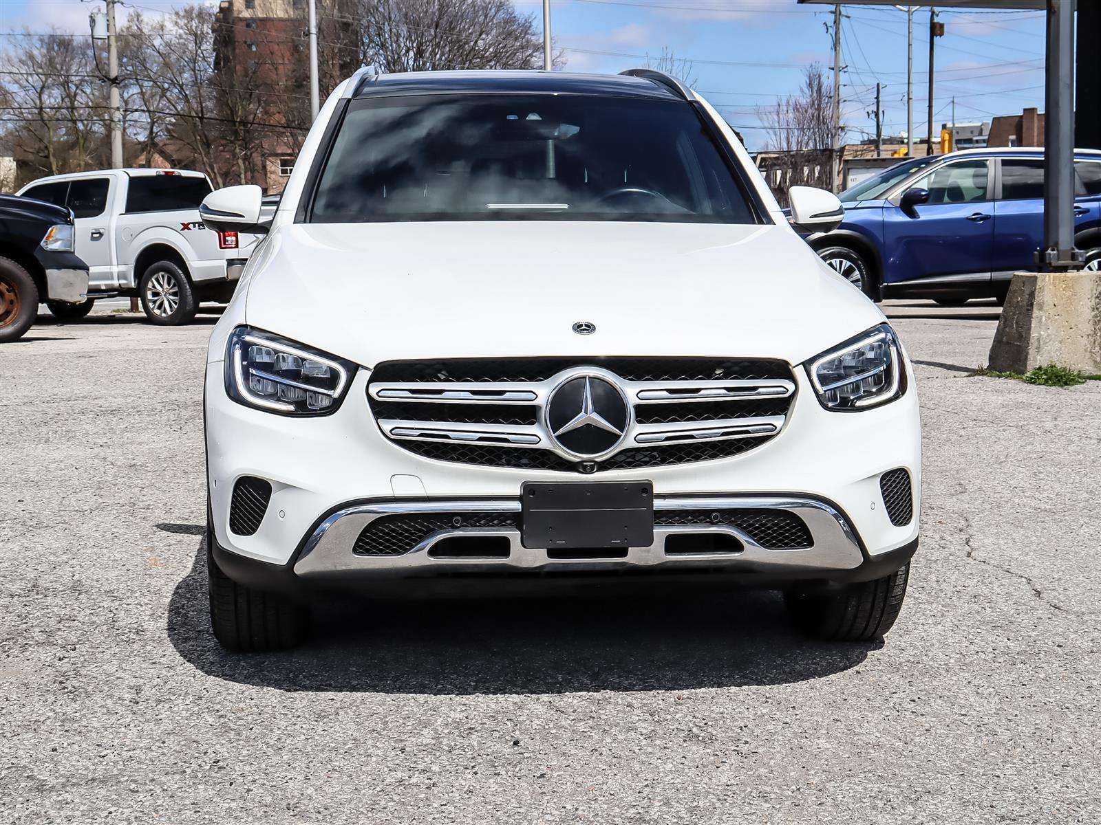 used 2022 Mercedes-Benz GLC 300 car