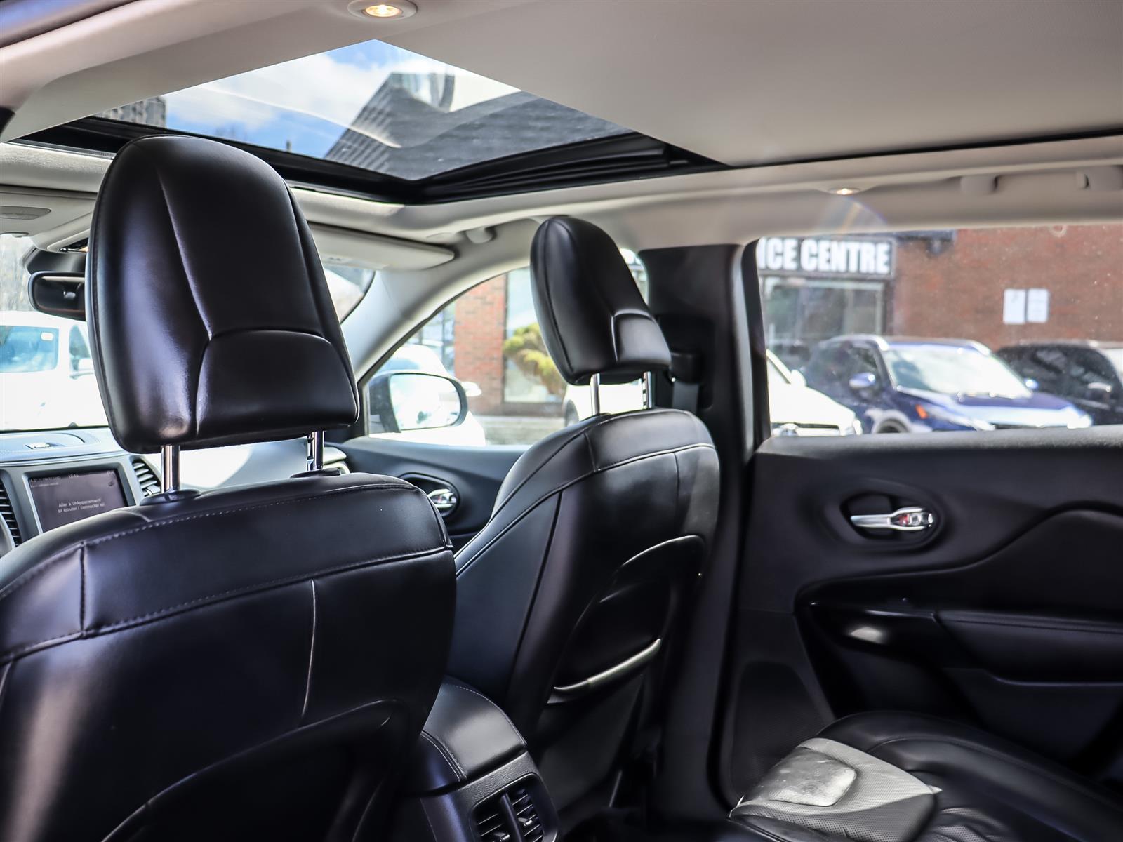 used 2022 Jeep Cherokee car