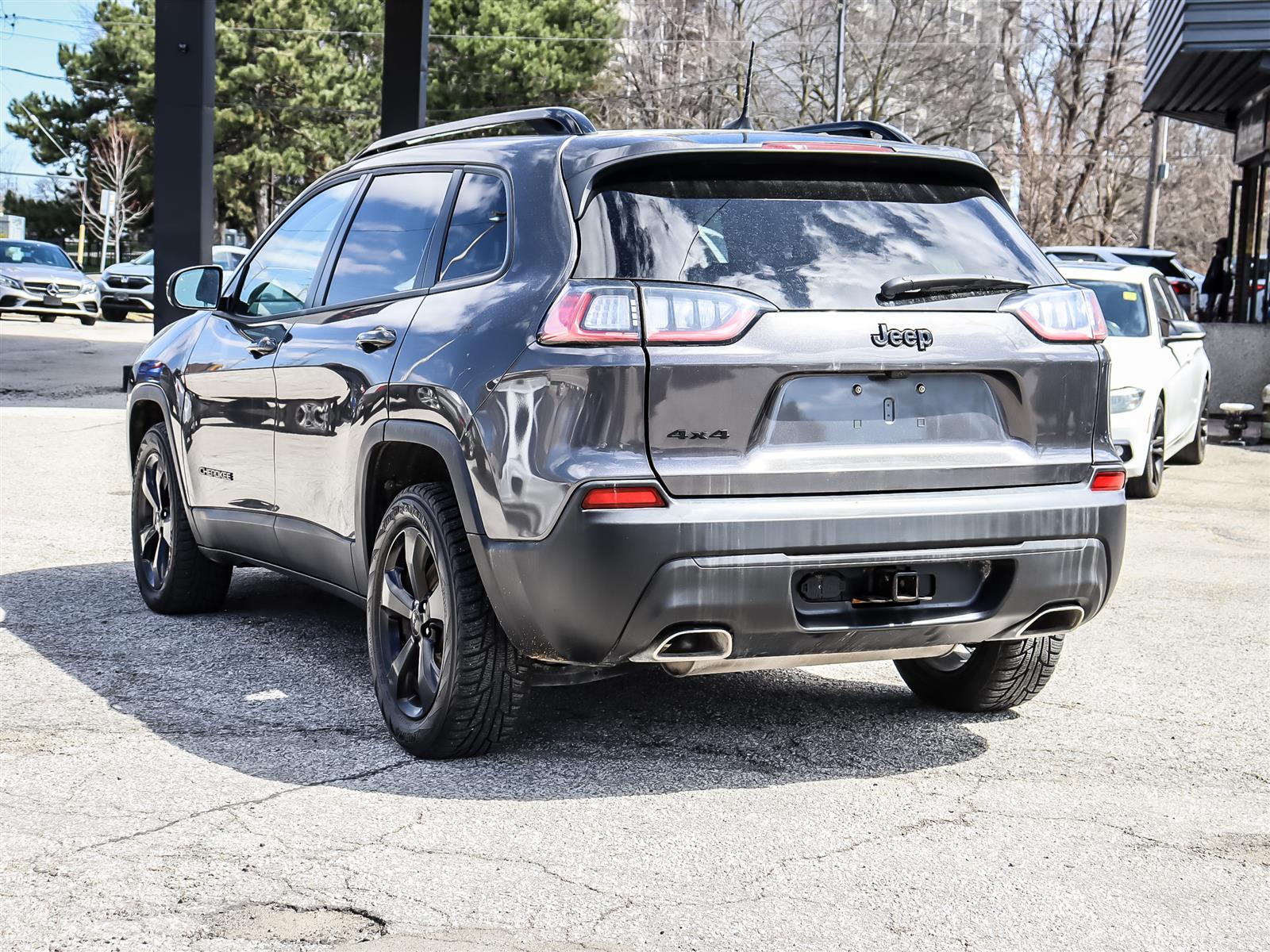 used 2022 Jeep Cherokee car