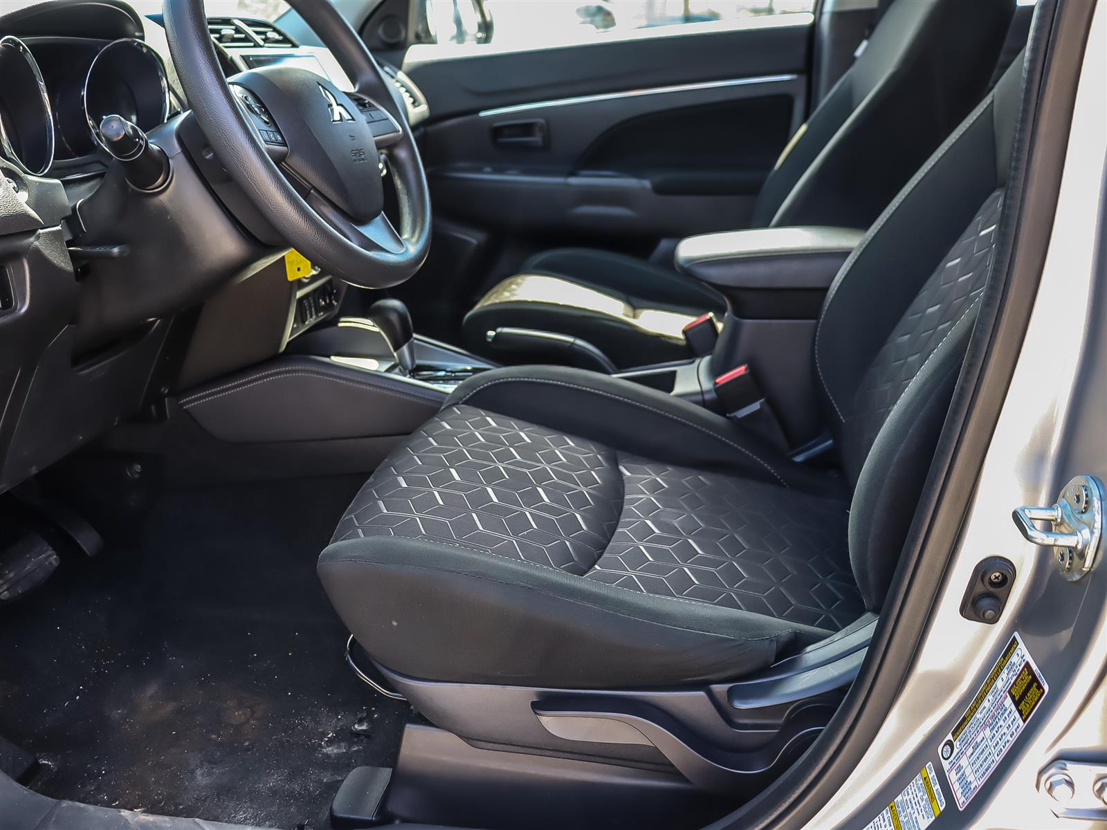 used 2023 Mitsubishi RVR car