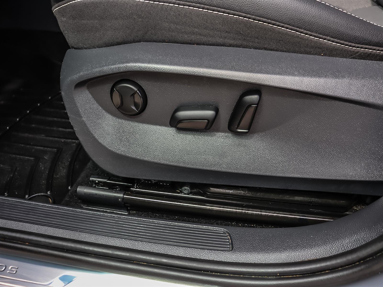 used 2022 Volkswagen Taos car