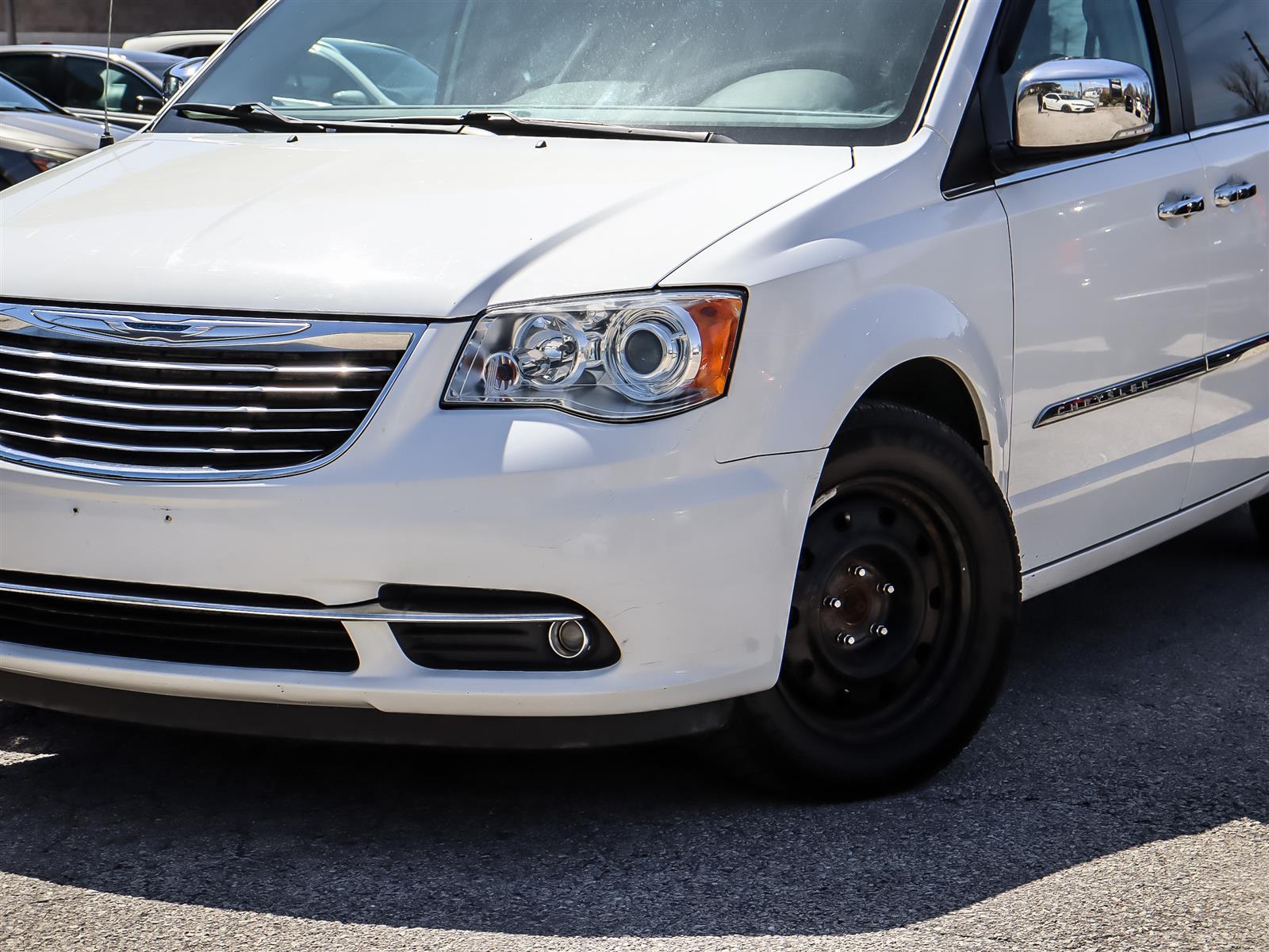 used 2015 Chrysler Town and Country car