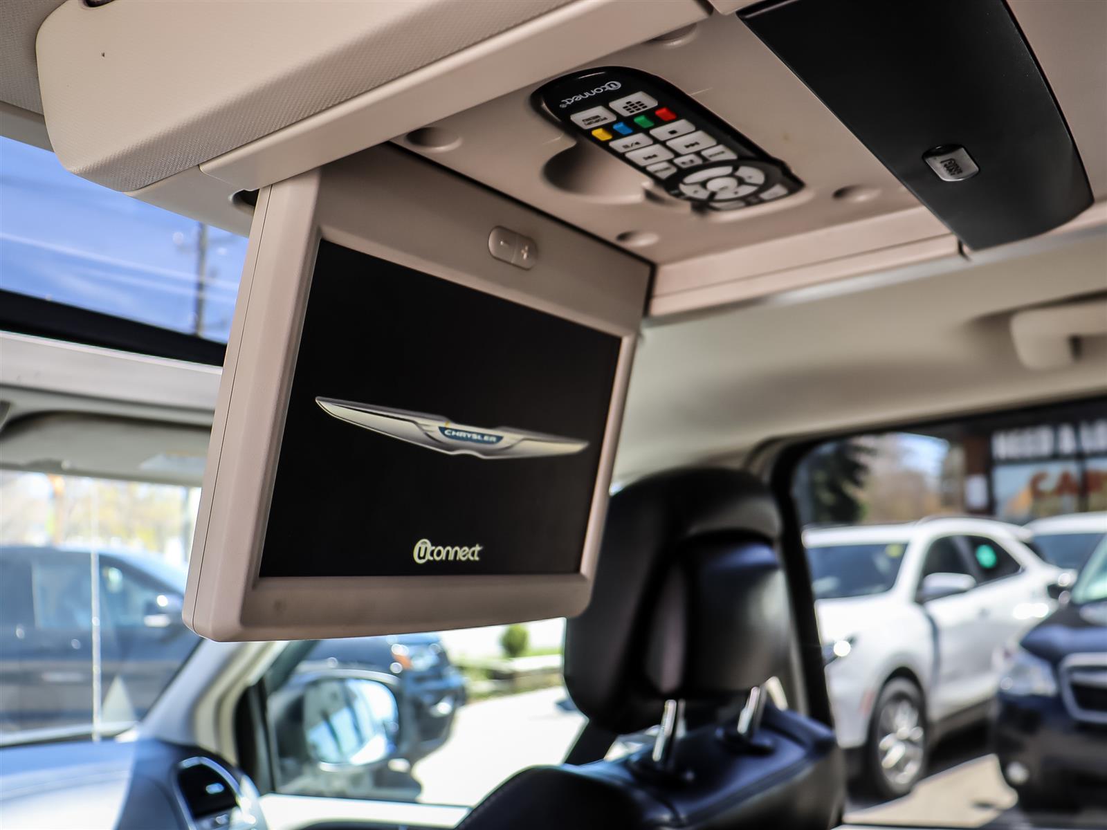 used 2015 Chrysler Town and Country car