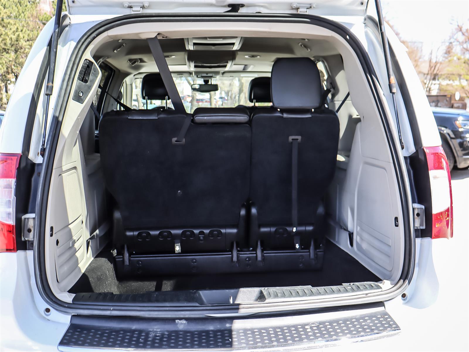 used 2015 Chrysler Town and Country car