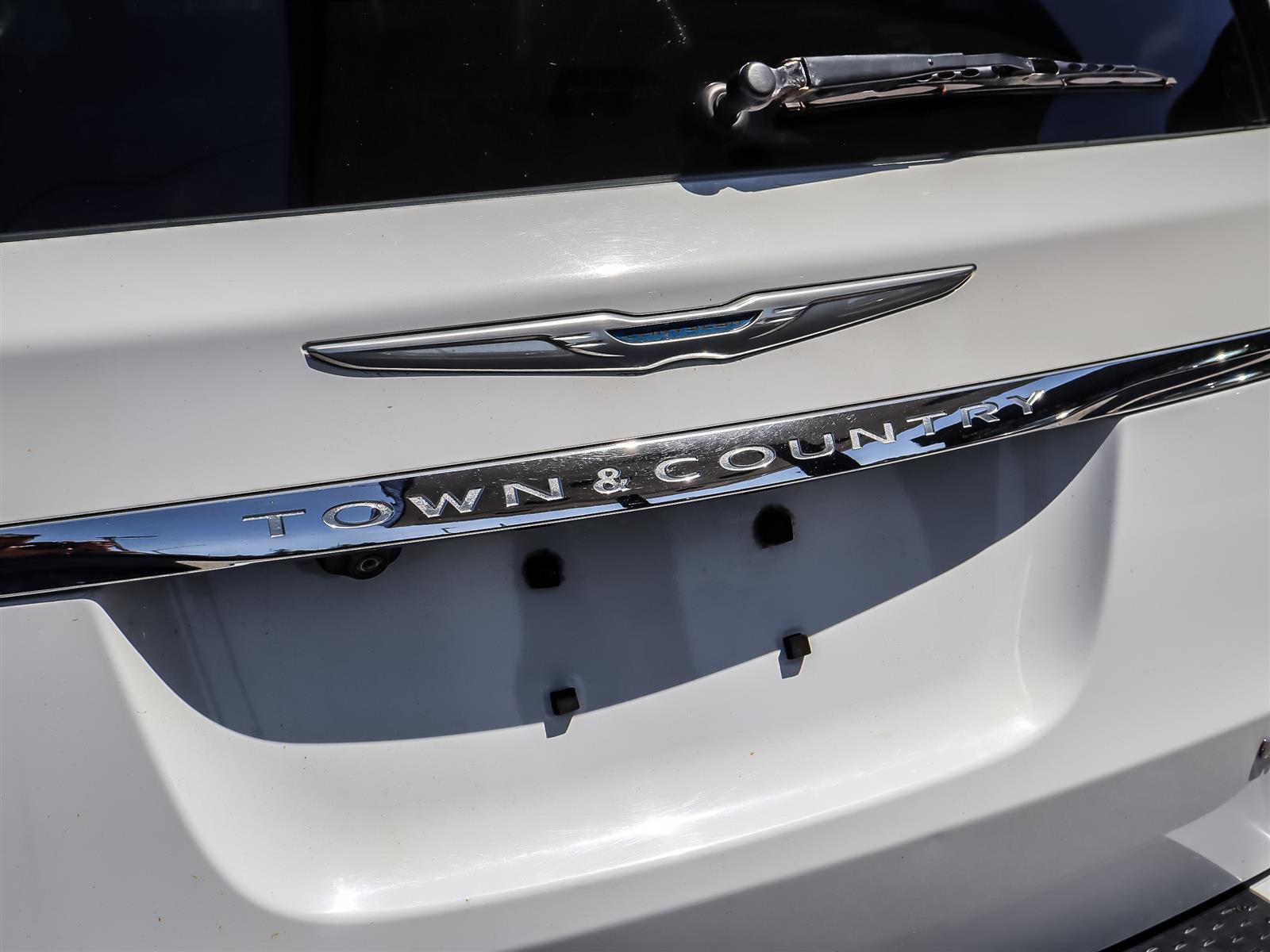 used 2015 Chrysler Town and Country car