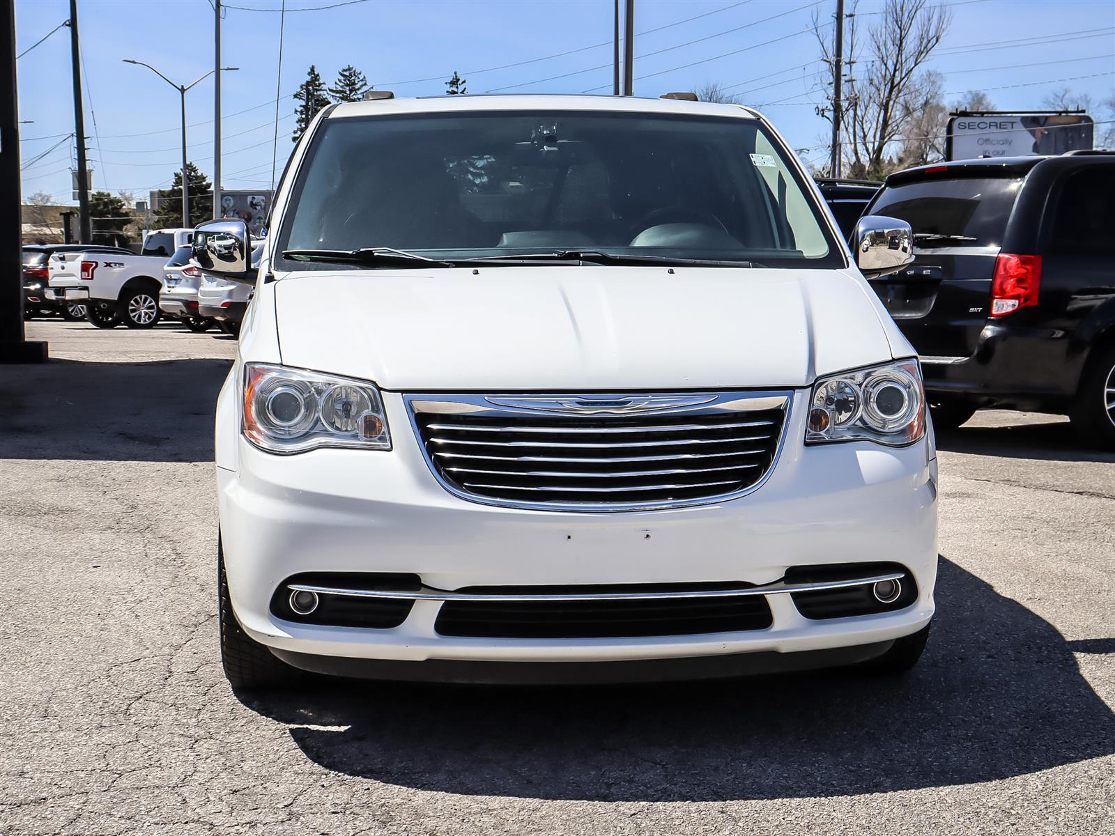 used 2015 Chrysler Town and Country car
