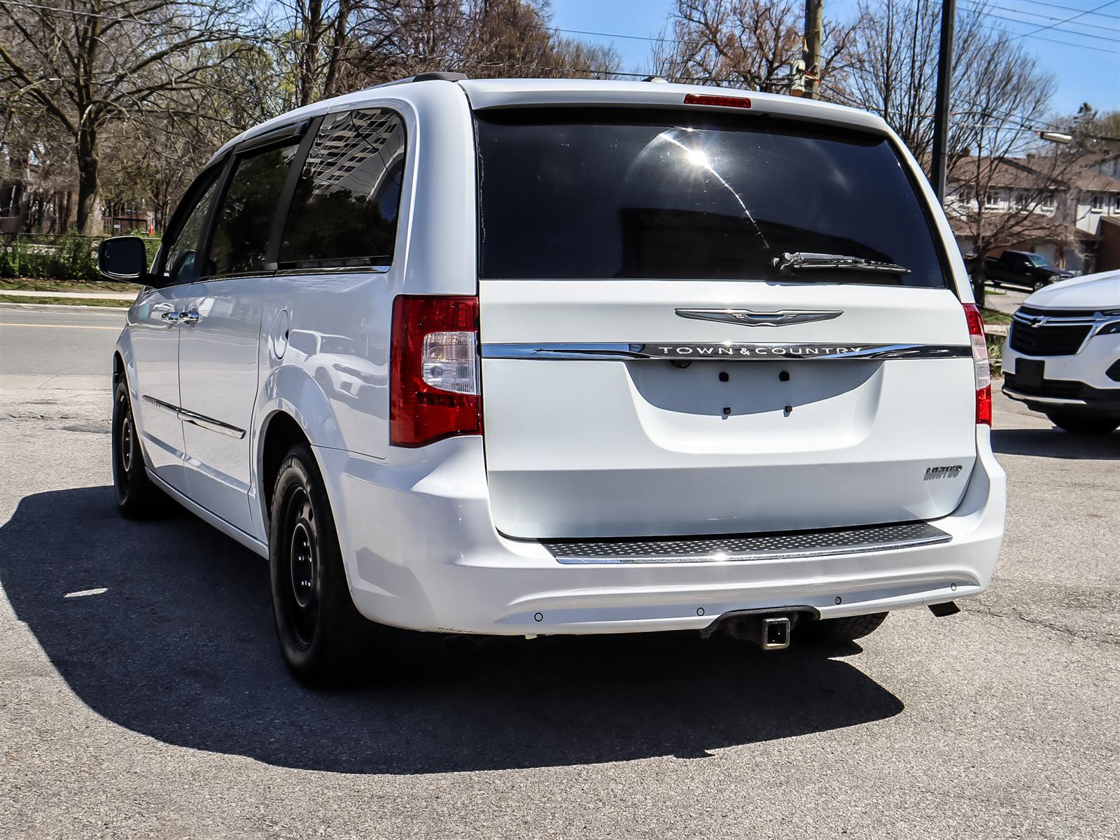 used 2015 Chrysler Town and Country car