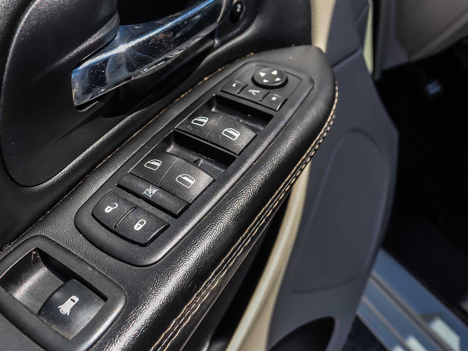 used 2015 Chrysler Town and Country car