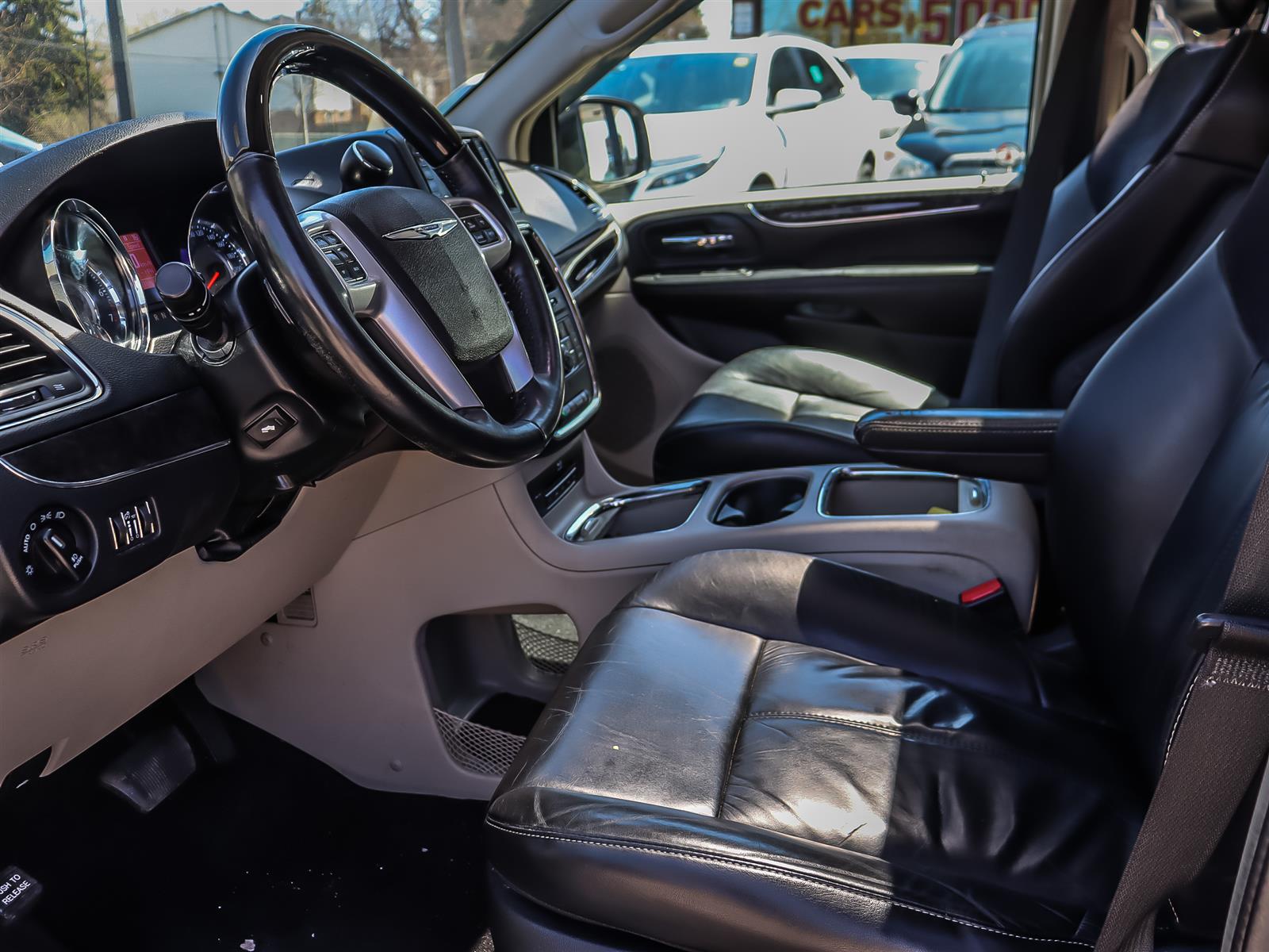 used 2015 Chrysler Town and Country car