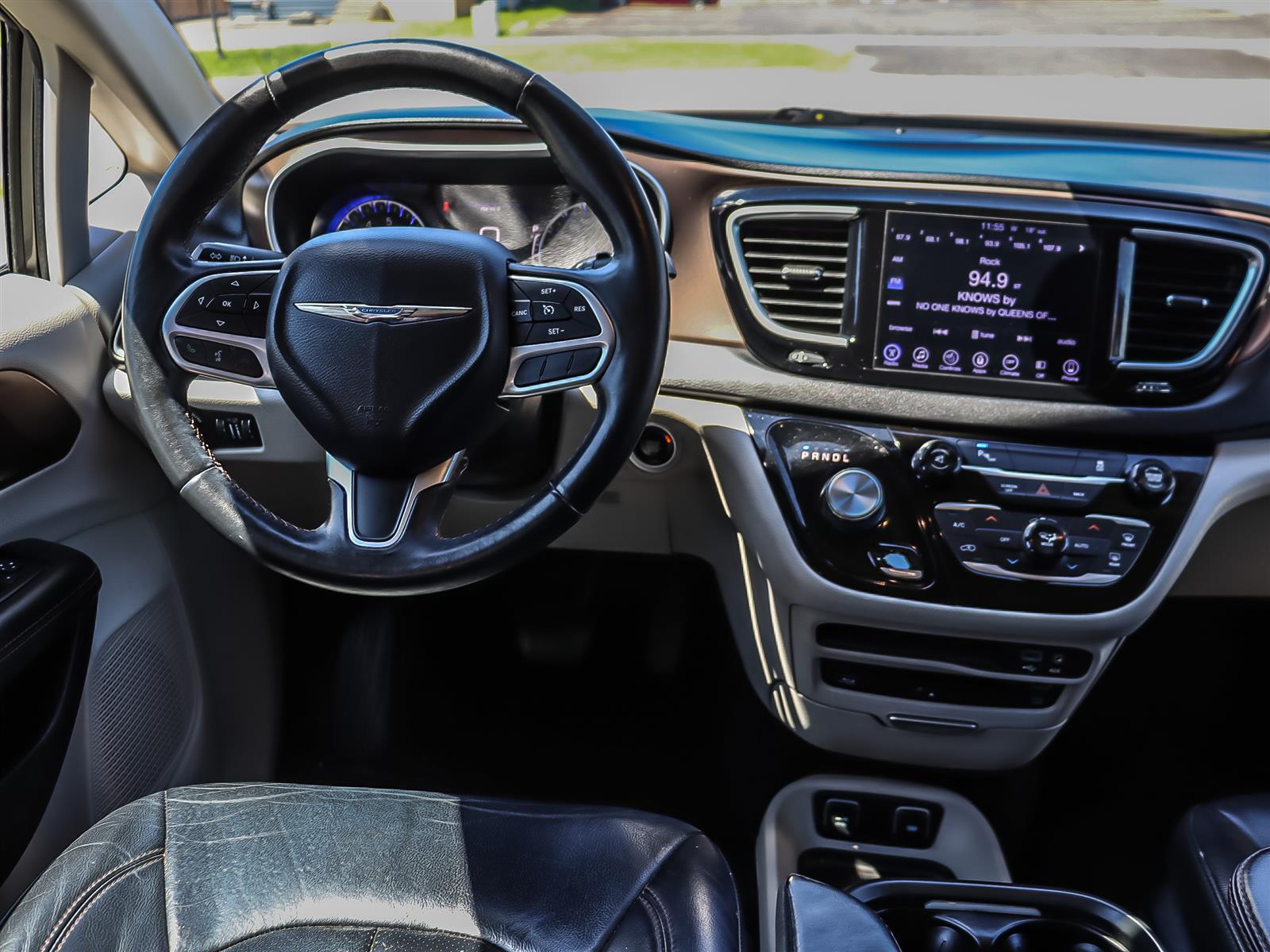 used 2017 Chrysler Pacifica car