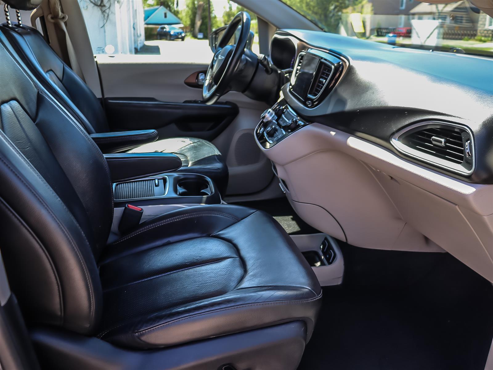 used 2017 Chrysler Pacifica car