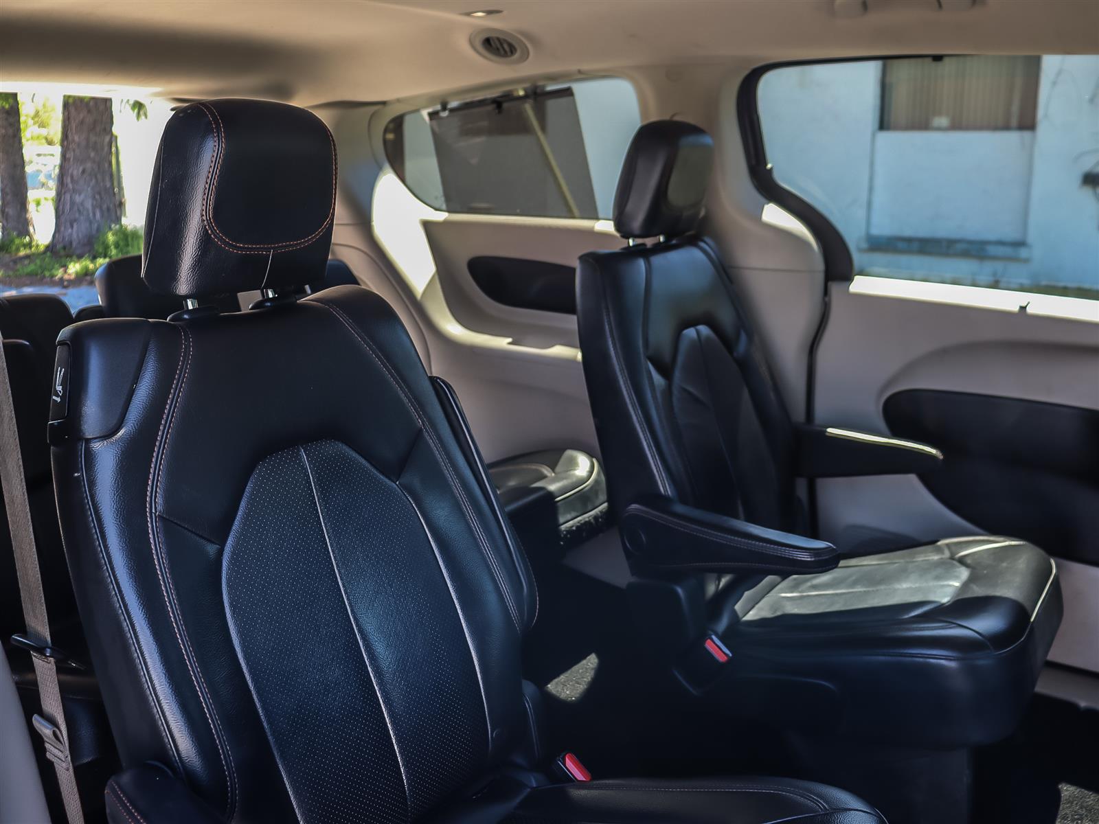 used 2017 Chrysler Pacifica car