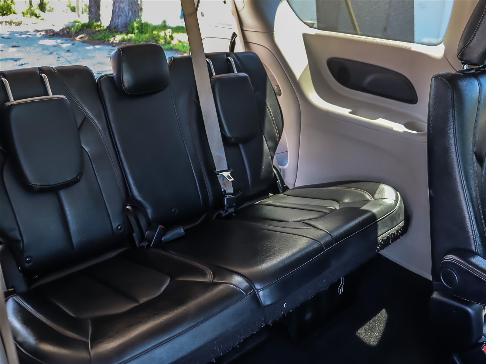 used 2017 Chrysler Pacifica car