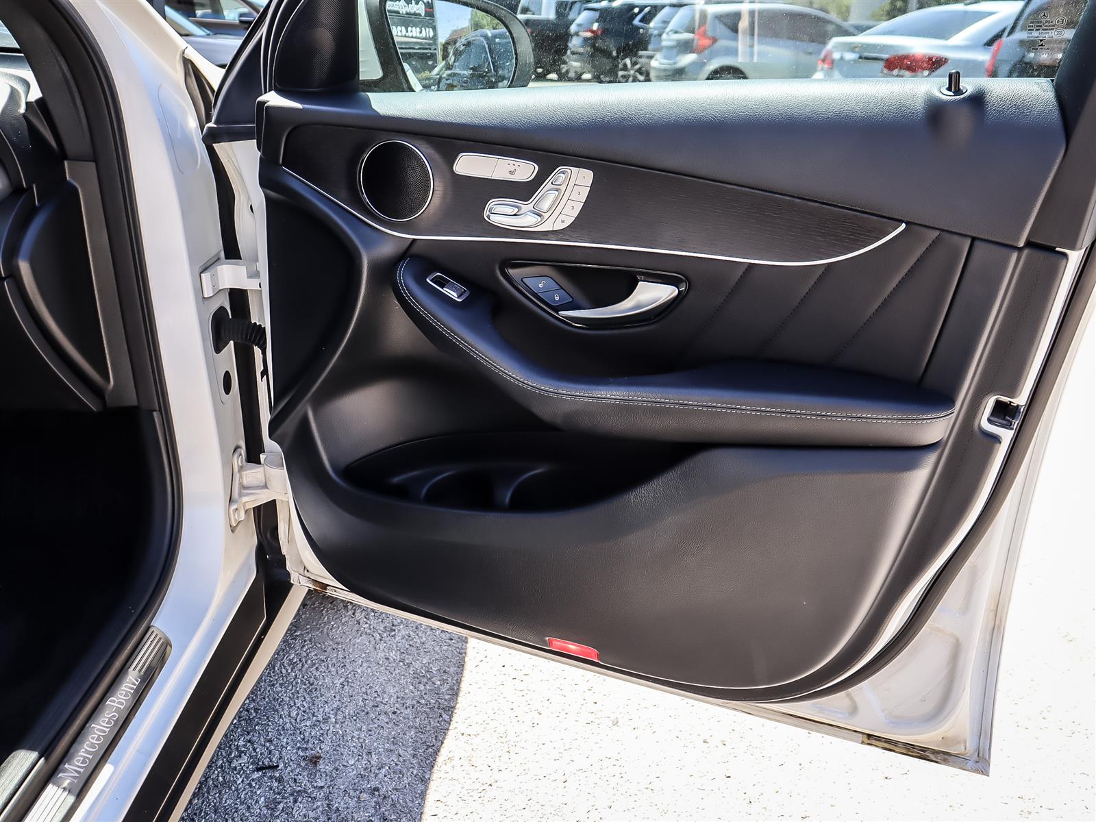 used 2022 Mercedes-Benz GLC 300 car