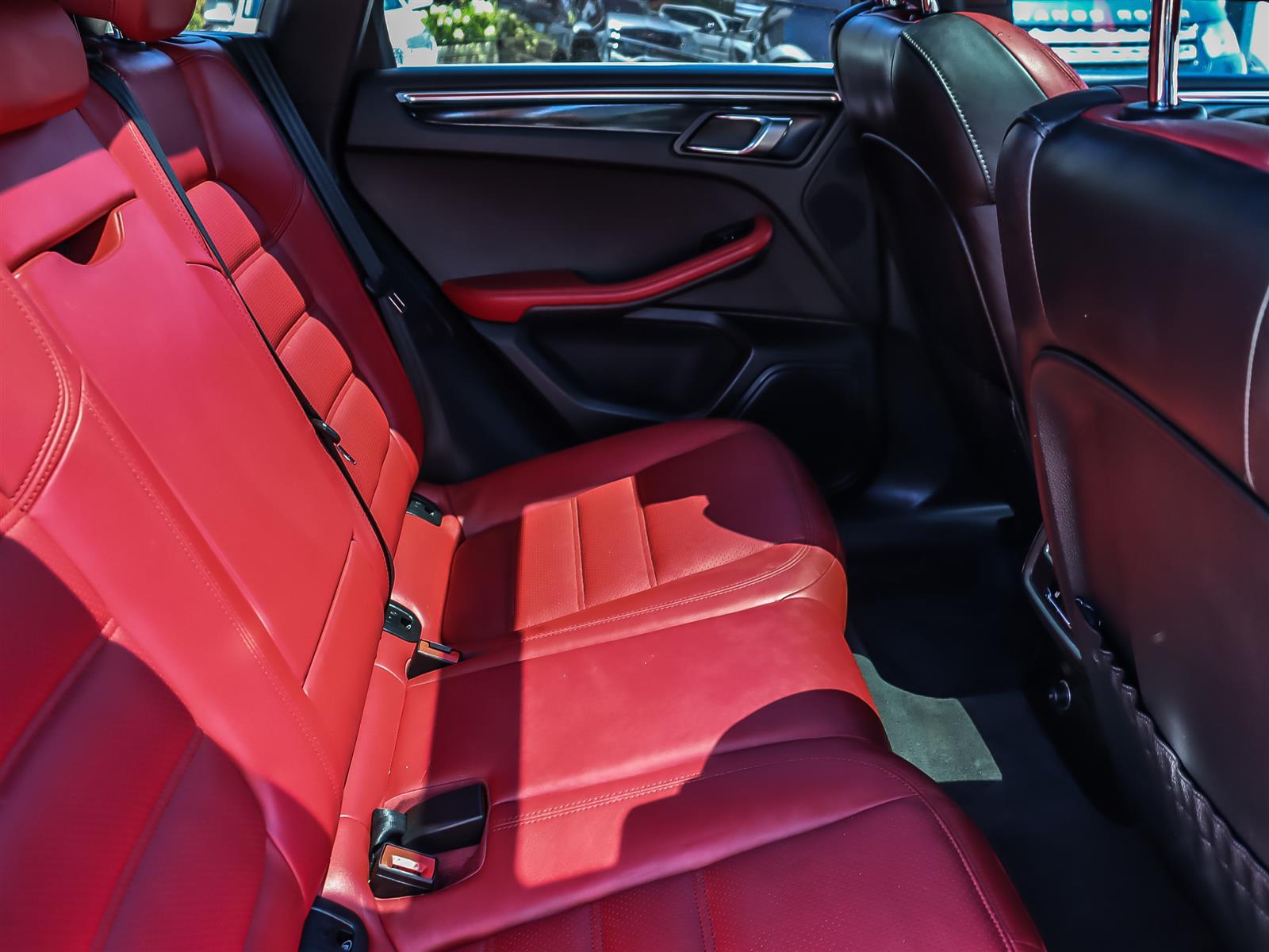 used 2015 Porsche Macan car