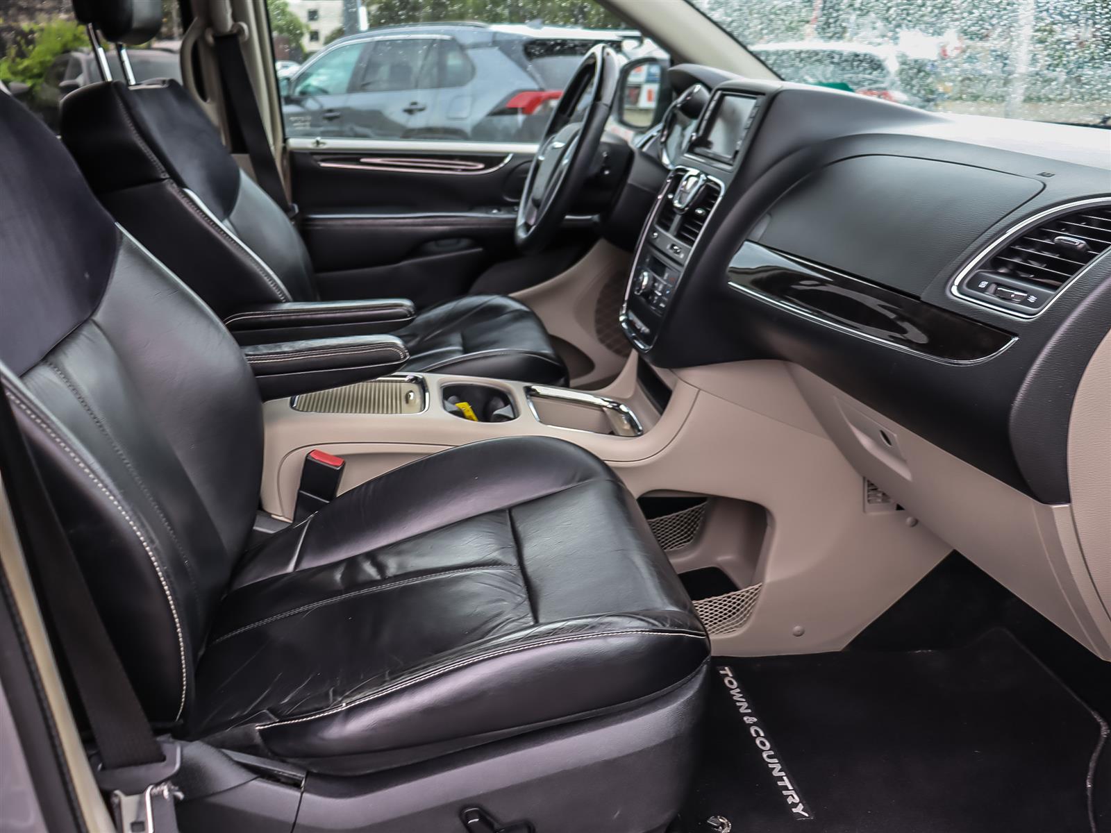used 2013 Chrysler Town and Country car