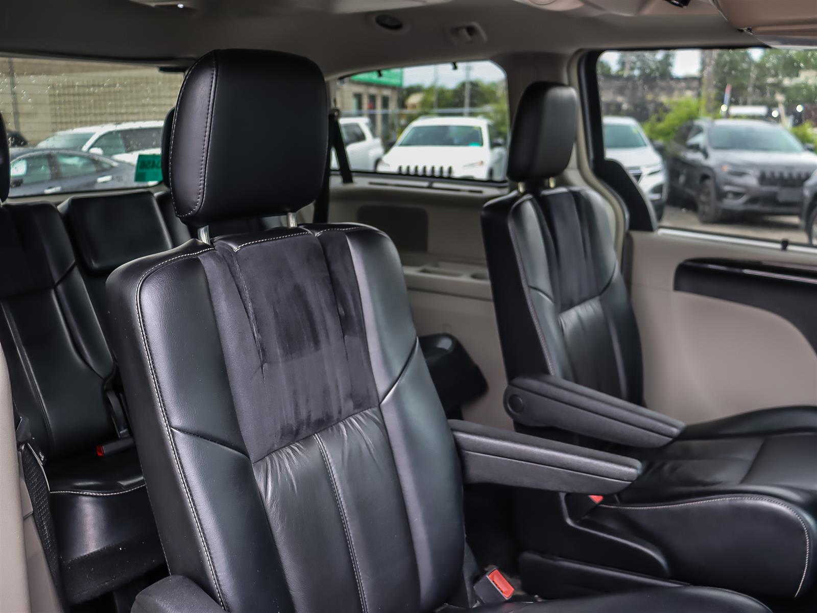used 2013 Chrysler Town and Country car
