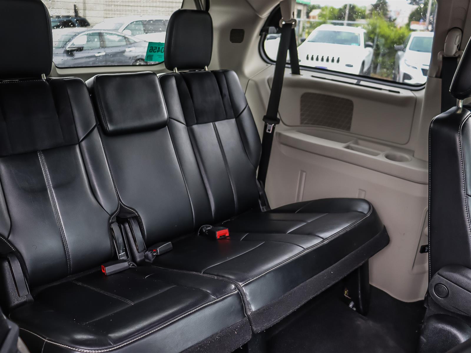 used 2013 Chrysler Town and Country car
