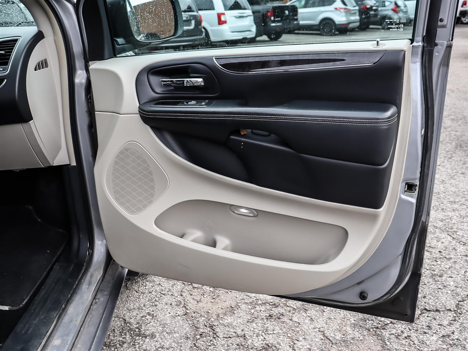 used 2013 Chrysler Town and Country car