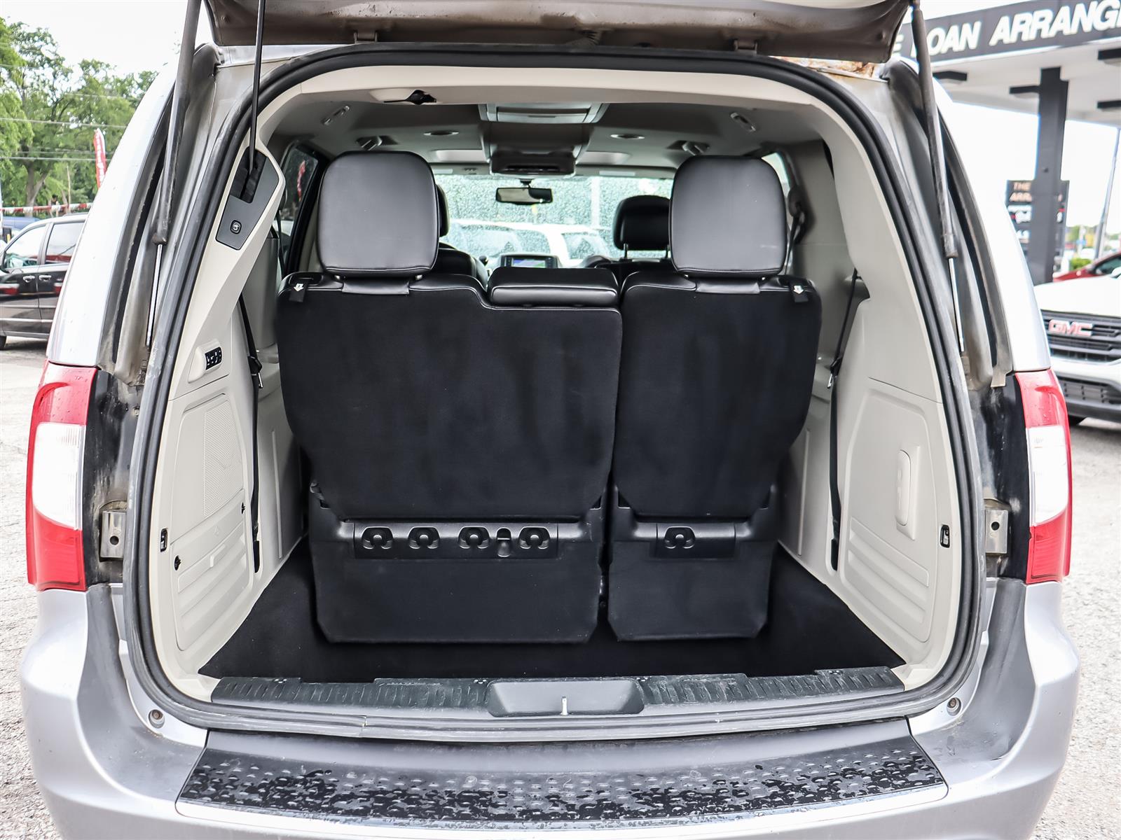 used 2013 Chrysler Town and Country car
