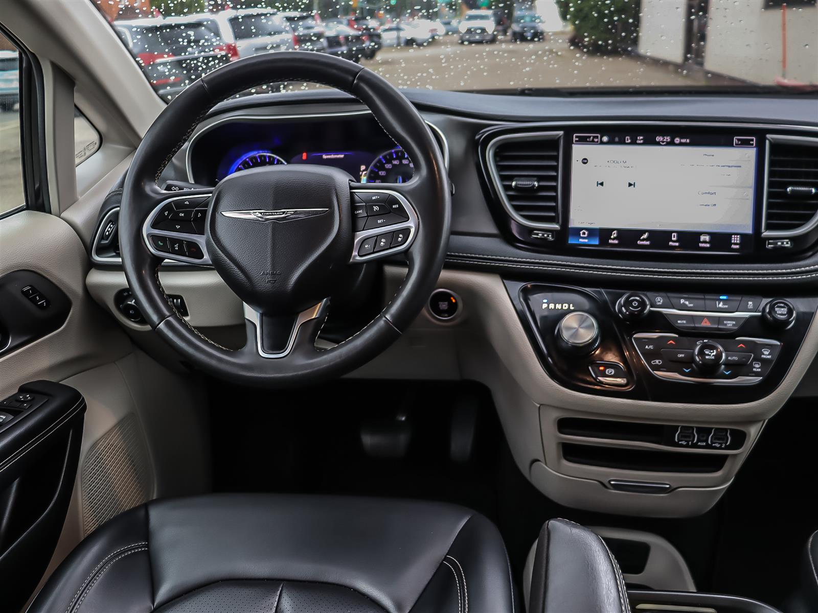 used 2023 Chrysler Pacifica car