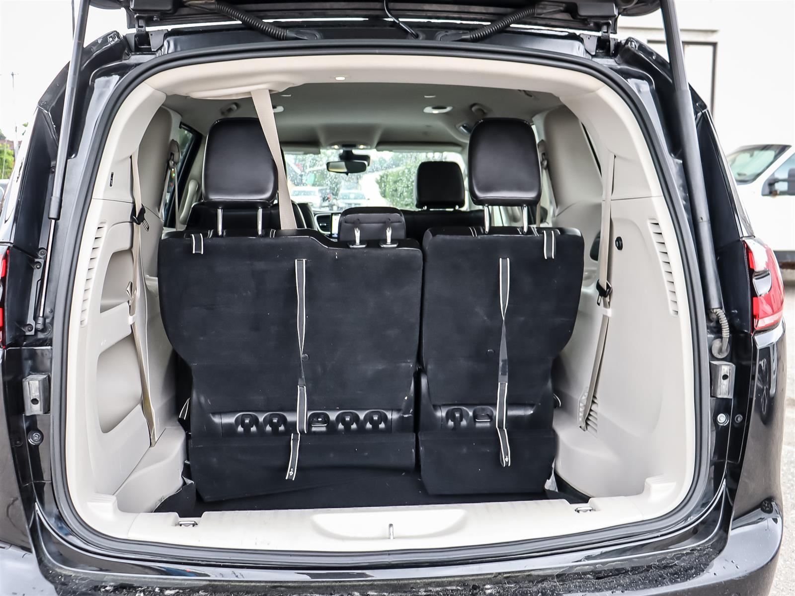 used 2023 Chrysler Pacifica car