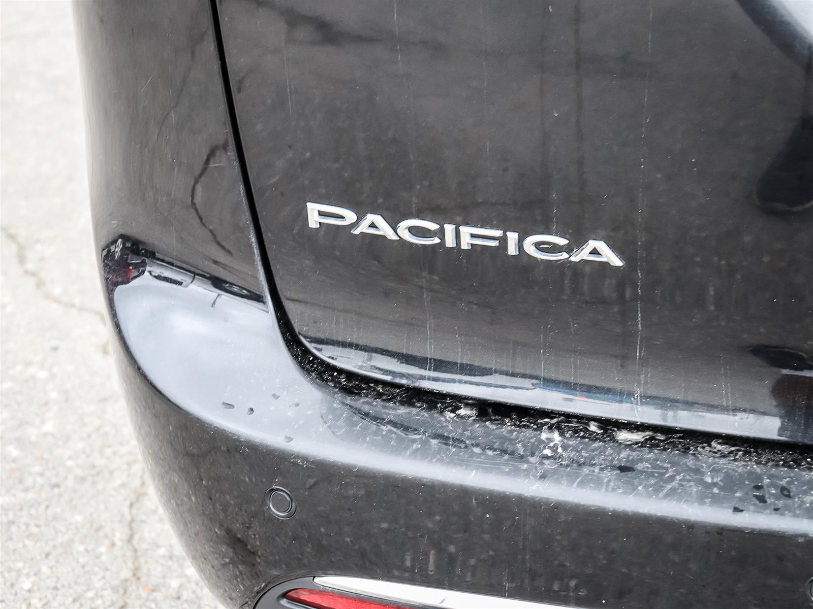 used 2023 Chrysler Pacifica car