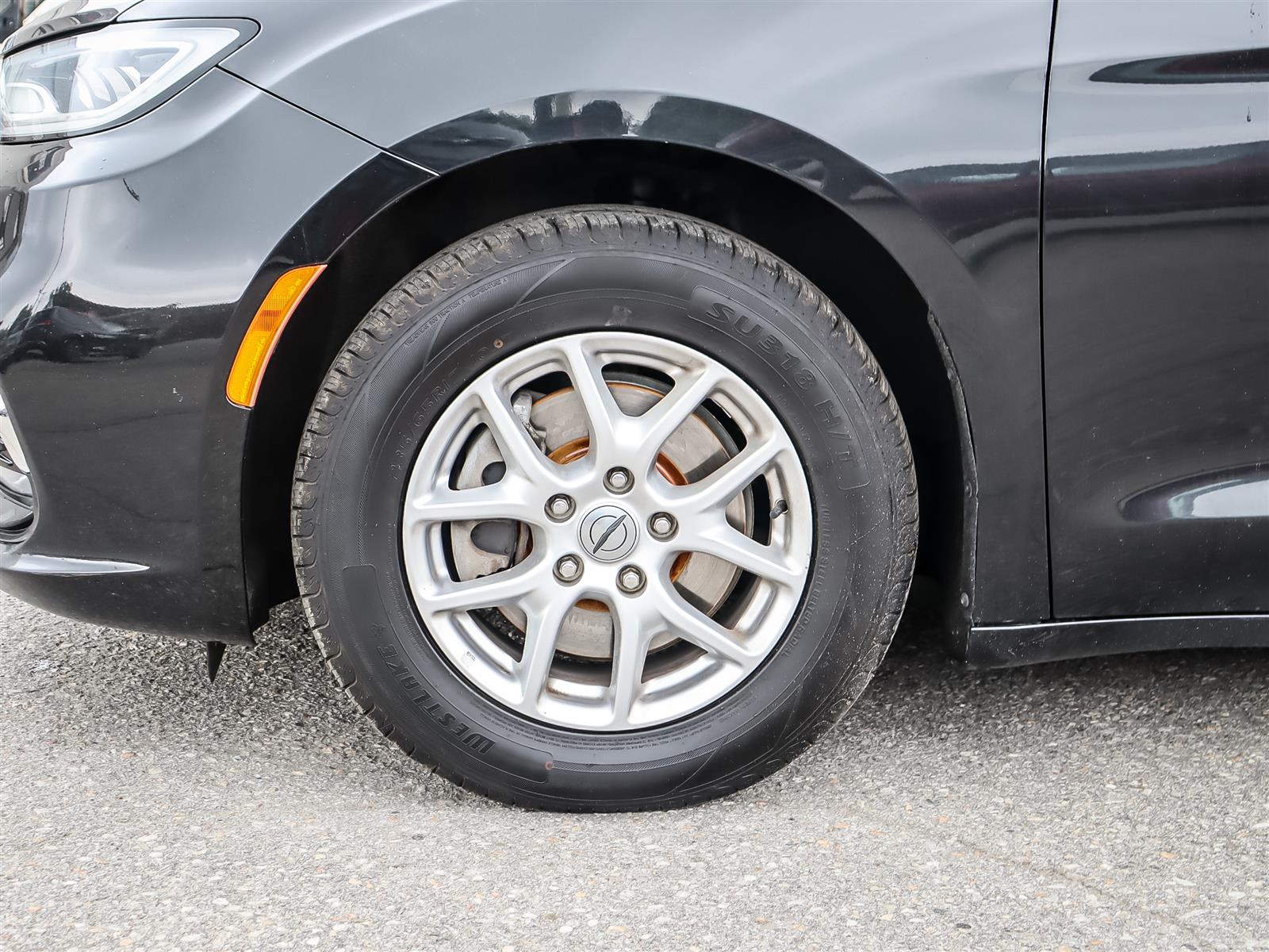 used 2023 Chrysler Pacifica car