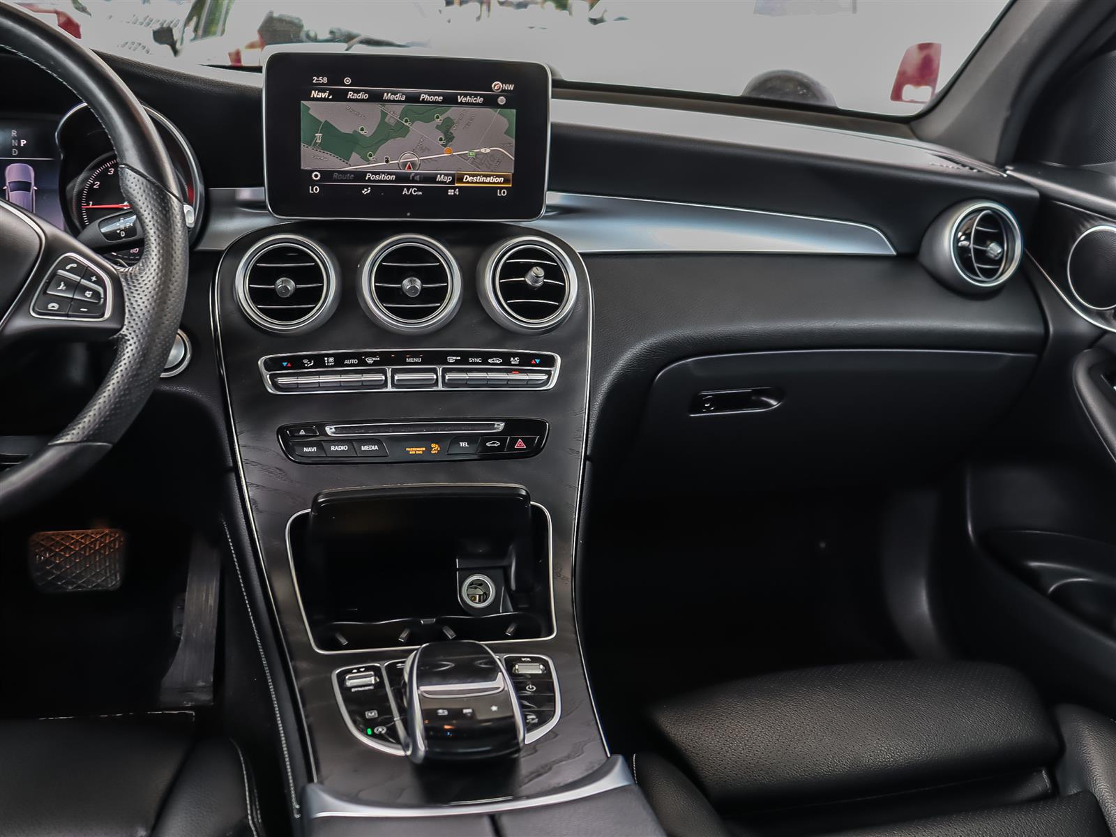 used 2018 Mercedes-Benz GLC 300 car