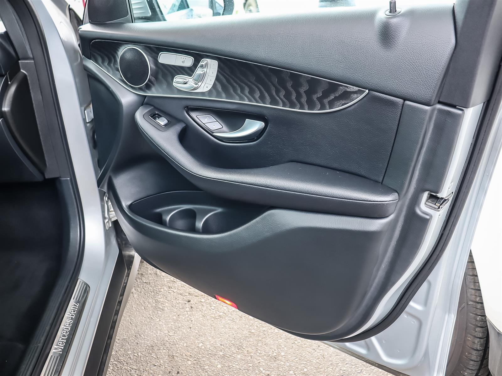 used 2018 Mercedes-Benz GLC 300 car