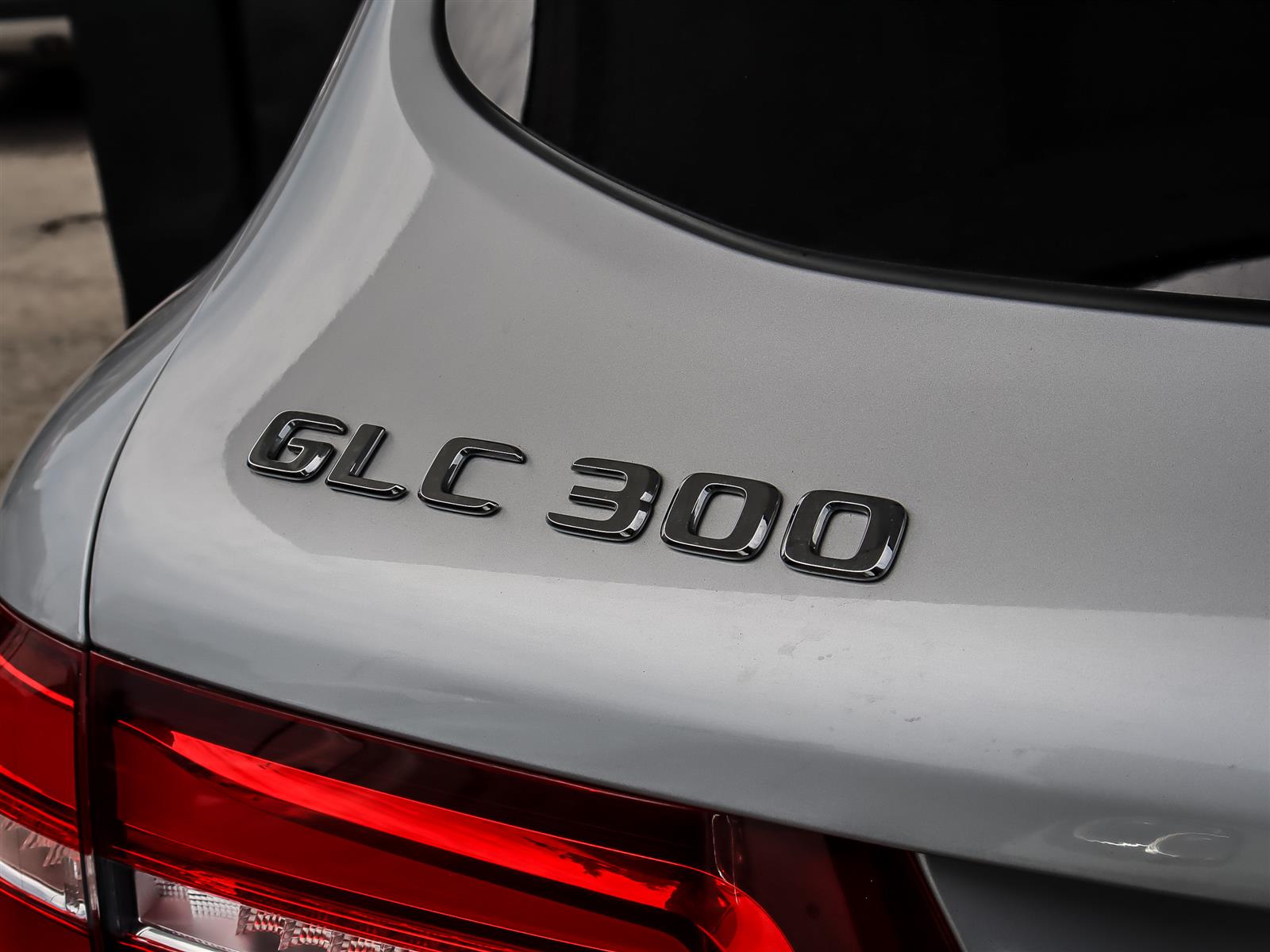 used 2018 Mercedes-Benz GLC 300 car