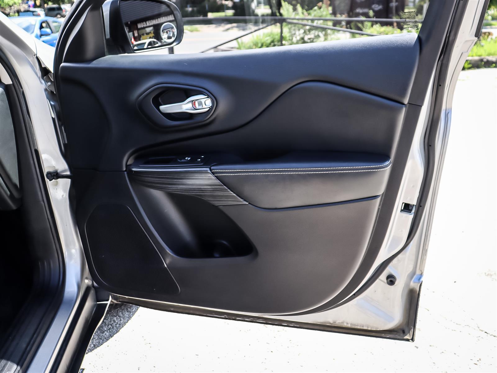 used 2015 Jeep Cherokee car