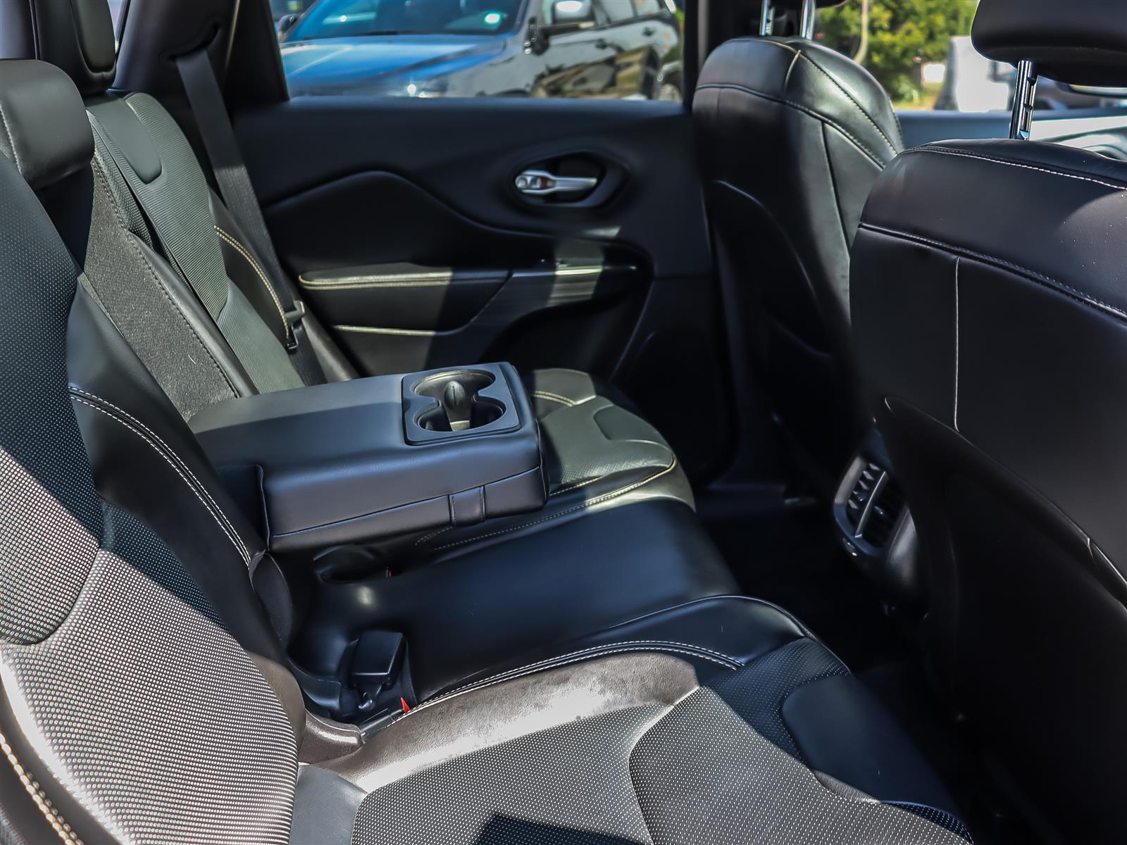 used 2015 Jeep Cherokee car