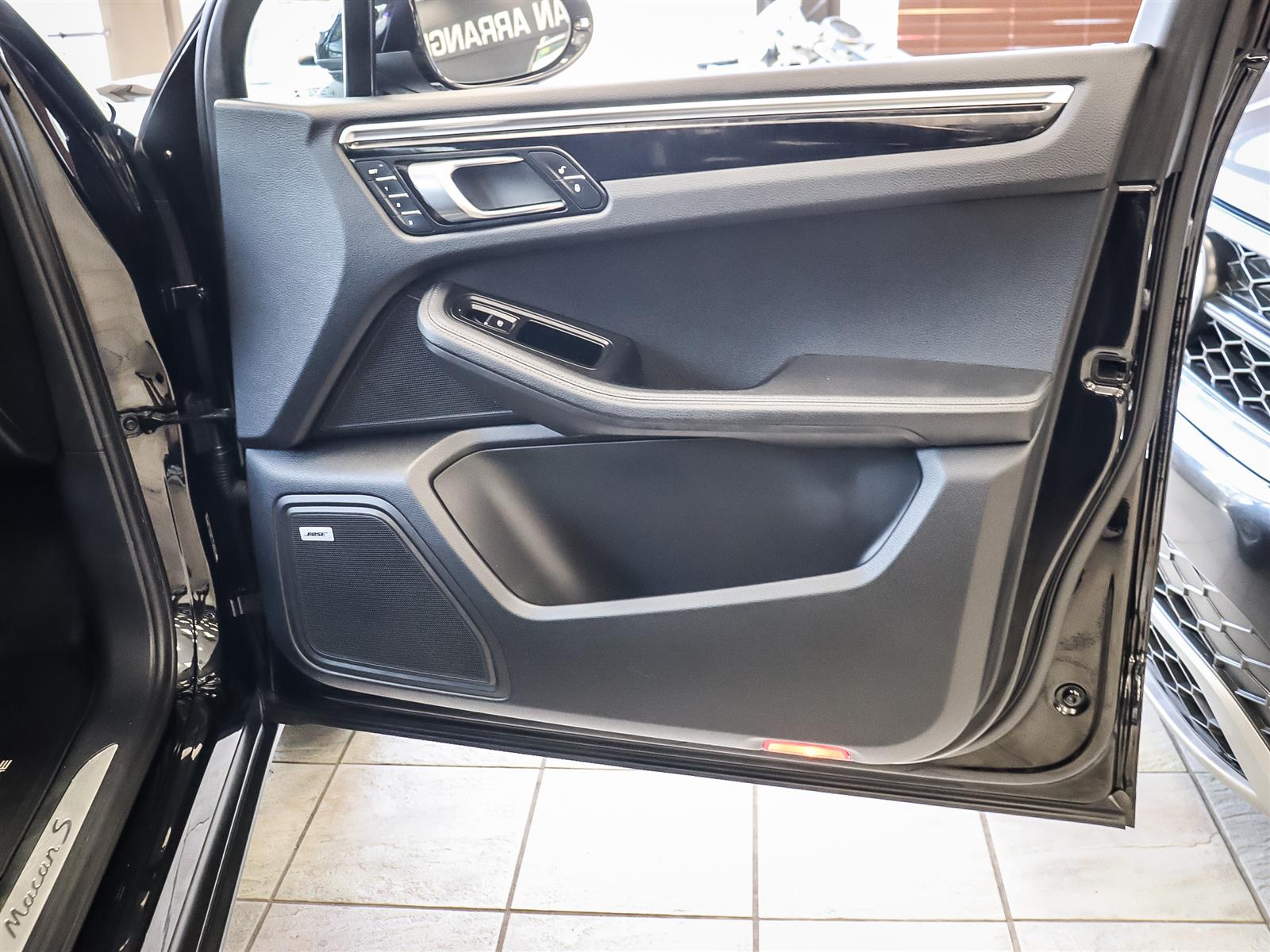 used 2017 Porsche Macan car