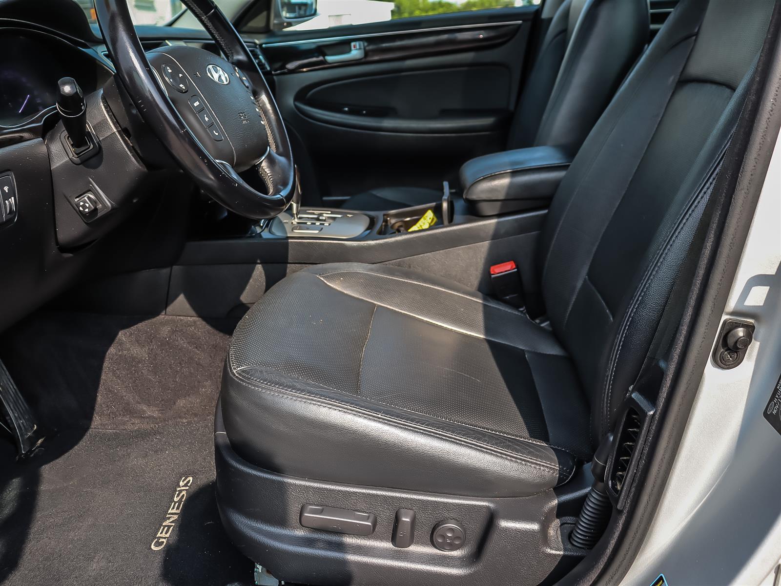 used 2014 Hyundai Genesis car