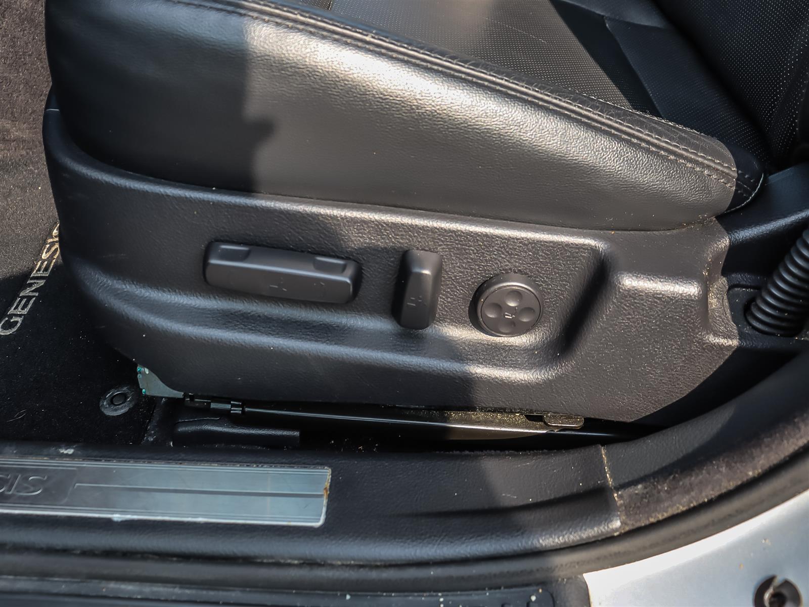 used 2014 Hyundai Genesis car