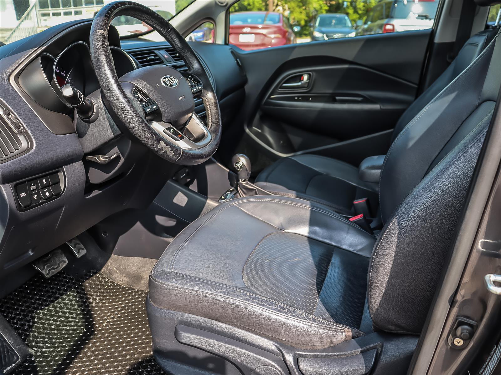 used 2013 Kia Rio car