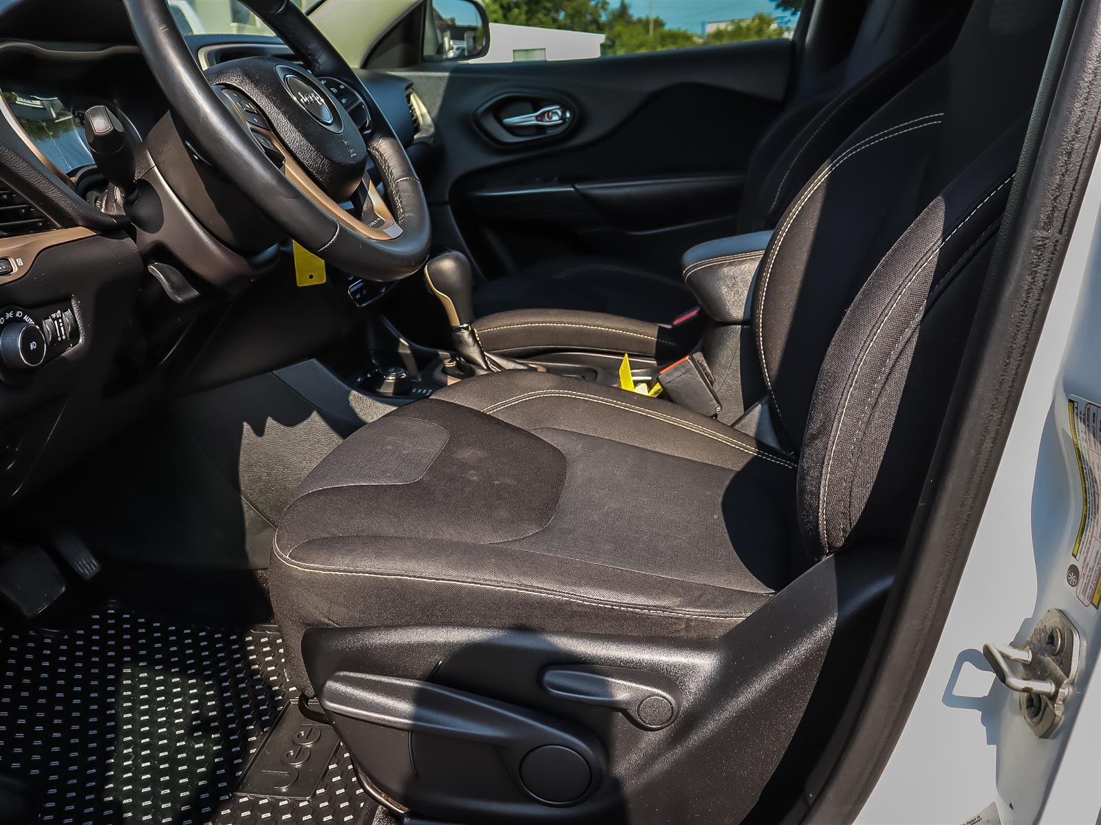 used 2015 Jeep Cherokee car