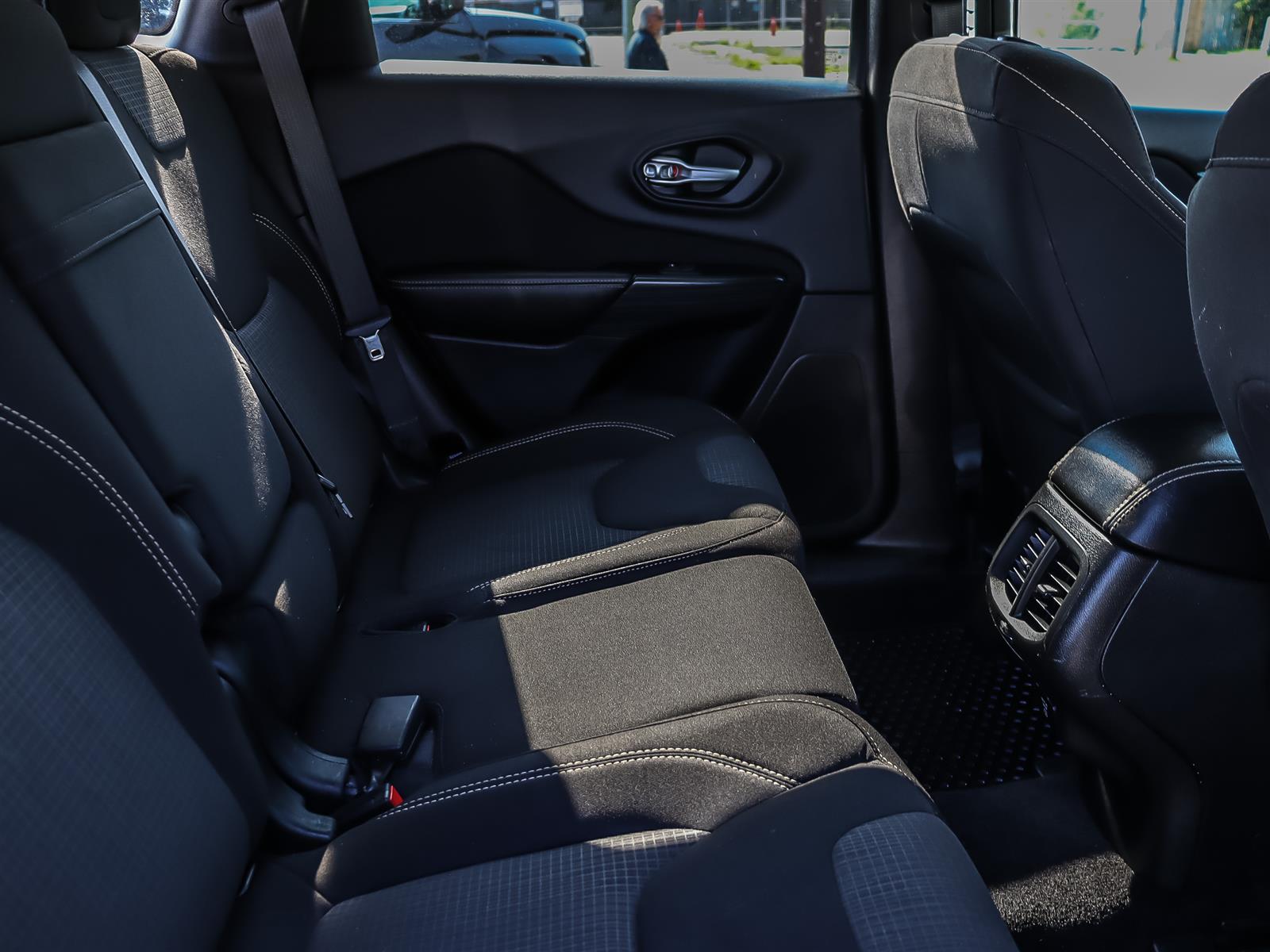 used 2015 Jeep Cherokee car