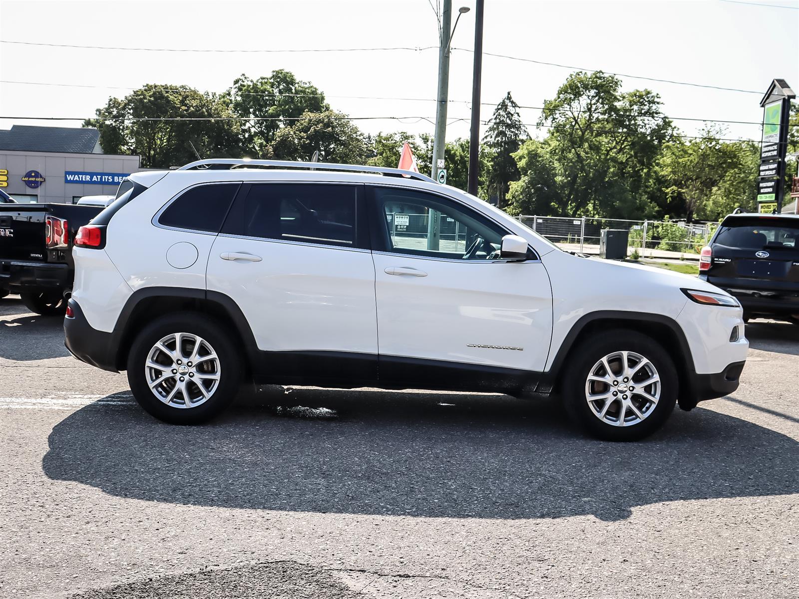 used 2015 Jeep Cherokee car