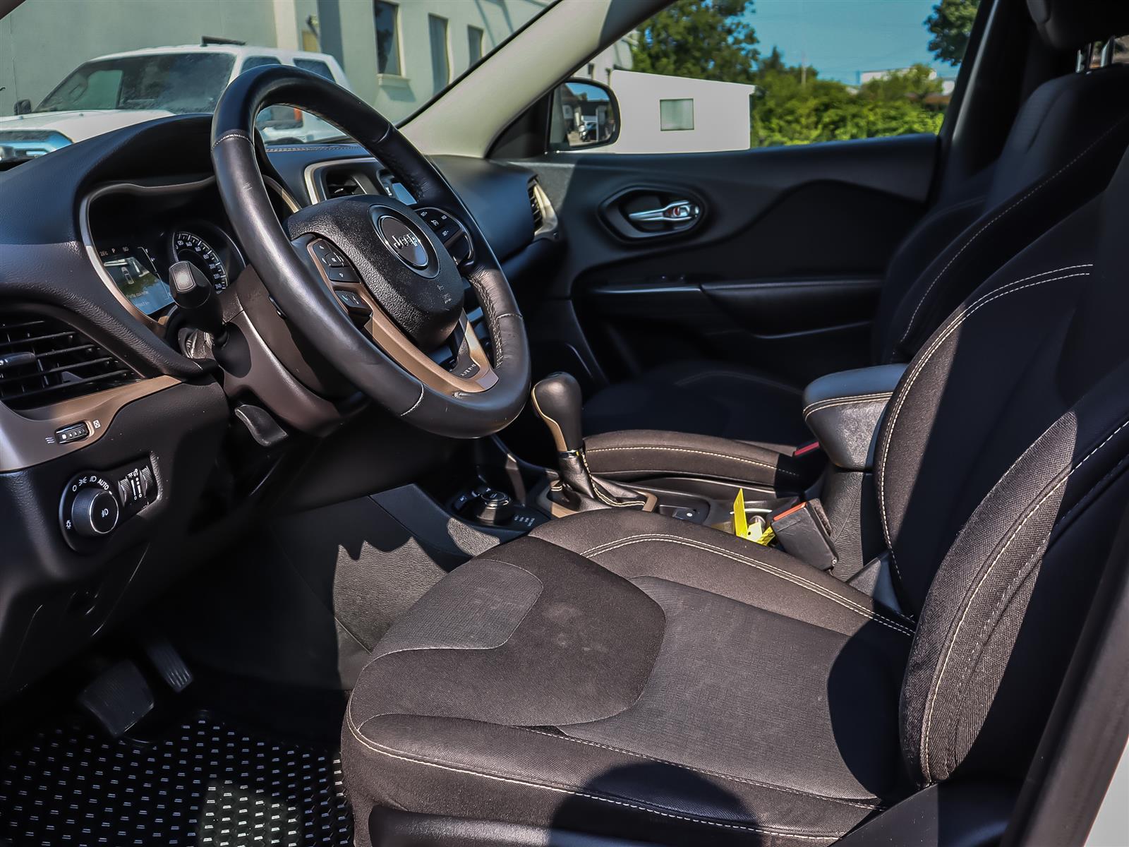 used 2015 Jeep Cherokee car