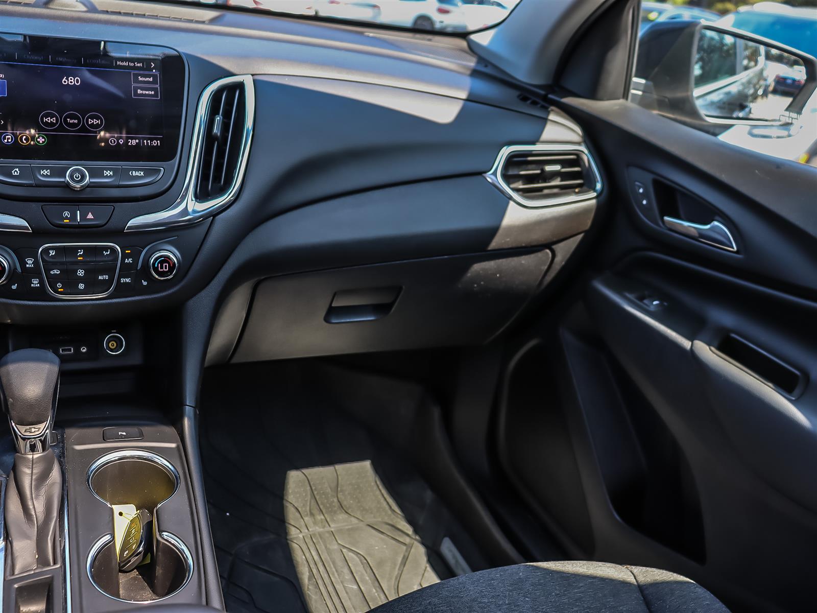 used 2023 Chevrolet Equinox car