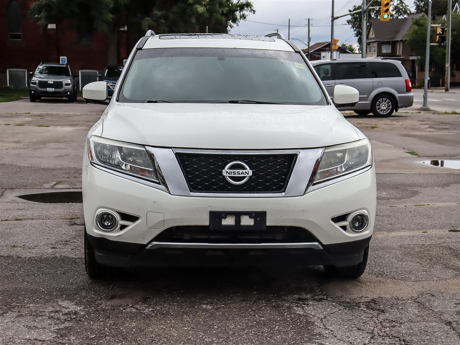 used 2014 Nissan Pathfinder car