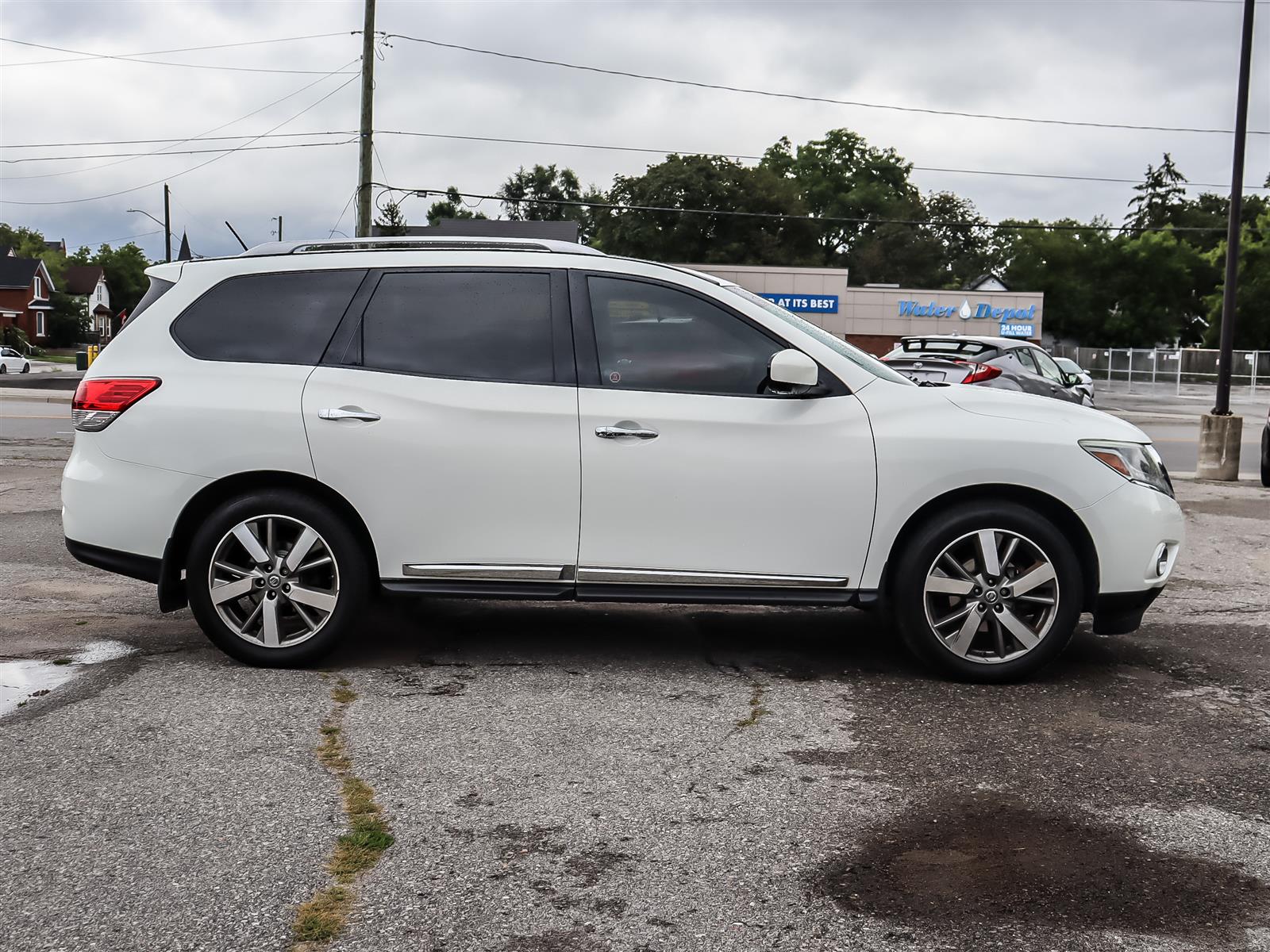 used 2014 Nissan Pathfinder car