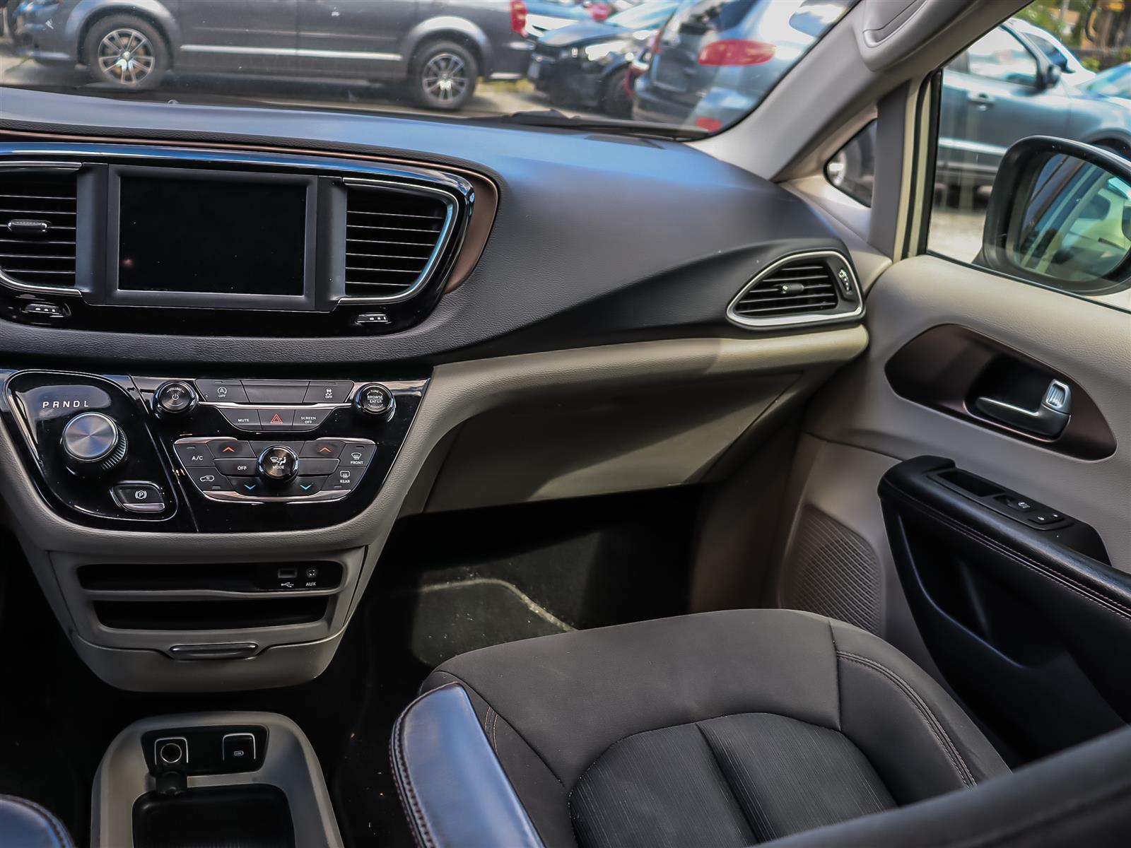 used 2019 Chrysler Pacifica car