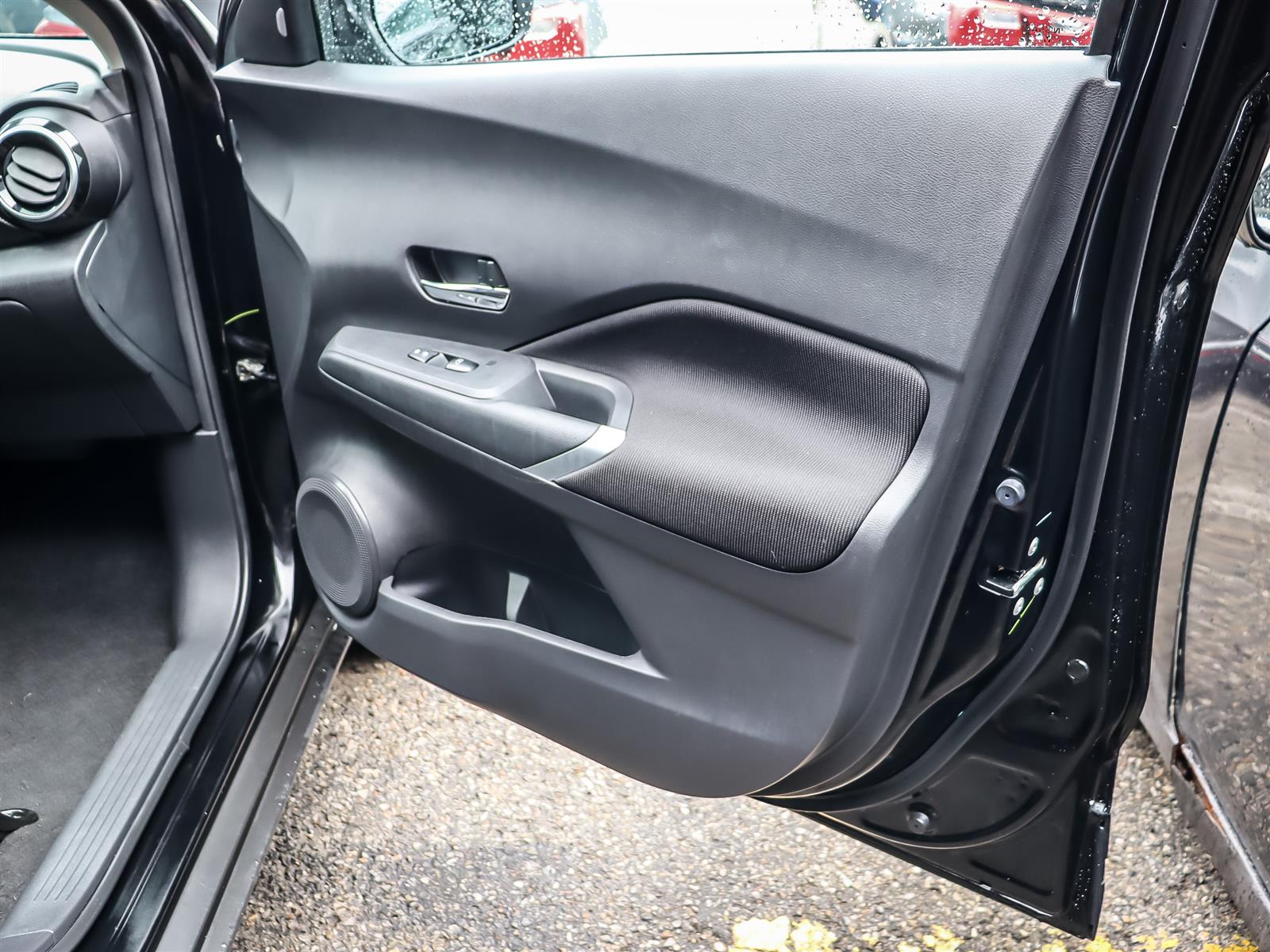 used 2025 Nissan Kicks car