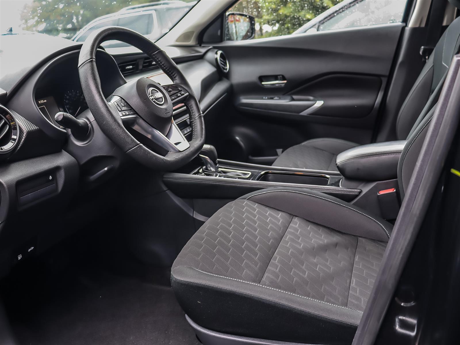 used 2025 Nissan Kicks car