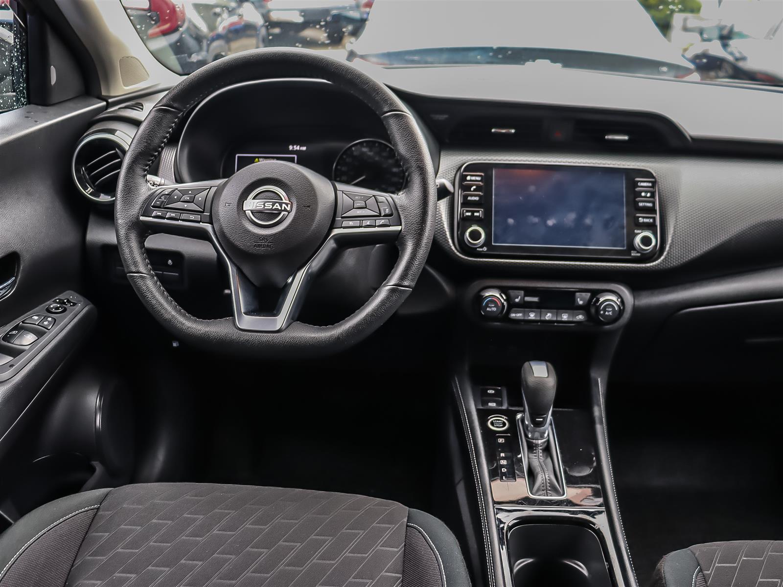 used 2025 Nissan Kicks car