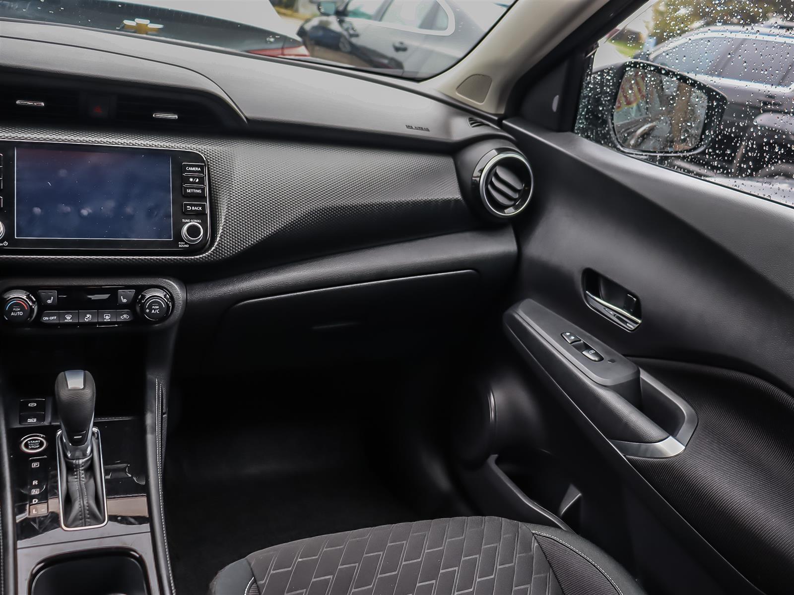 used 2025 Nissan Kicks car